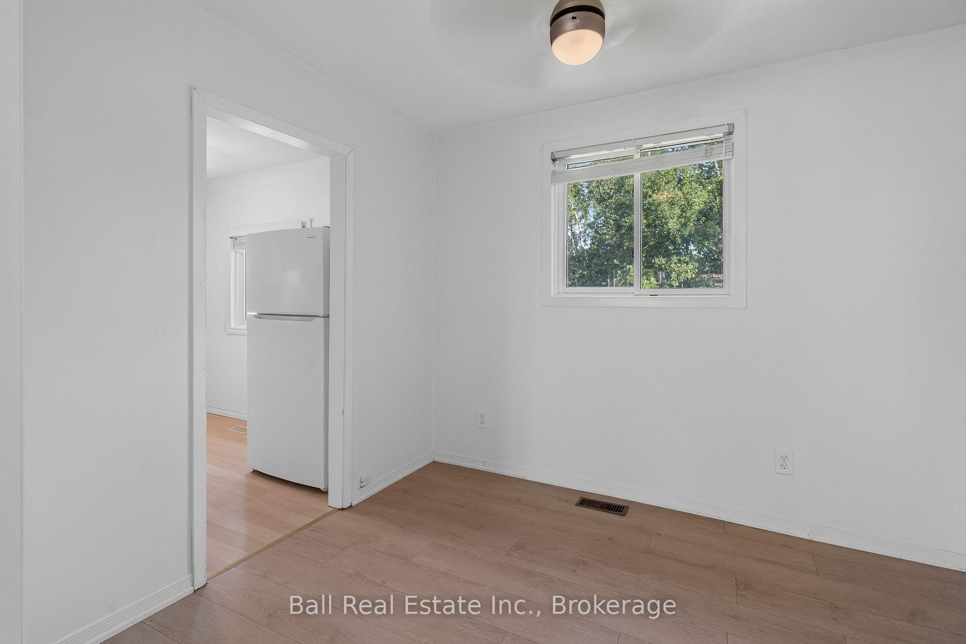 Photo 10 of 42 Maplewood Avenue, Brock, Beaverton — HOMEH