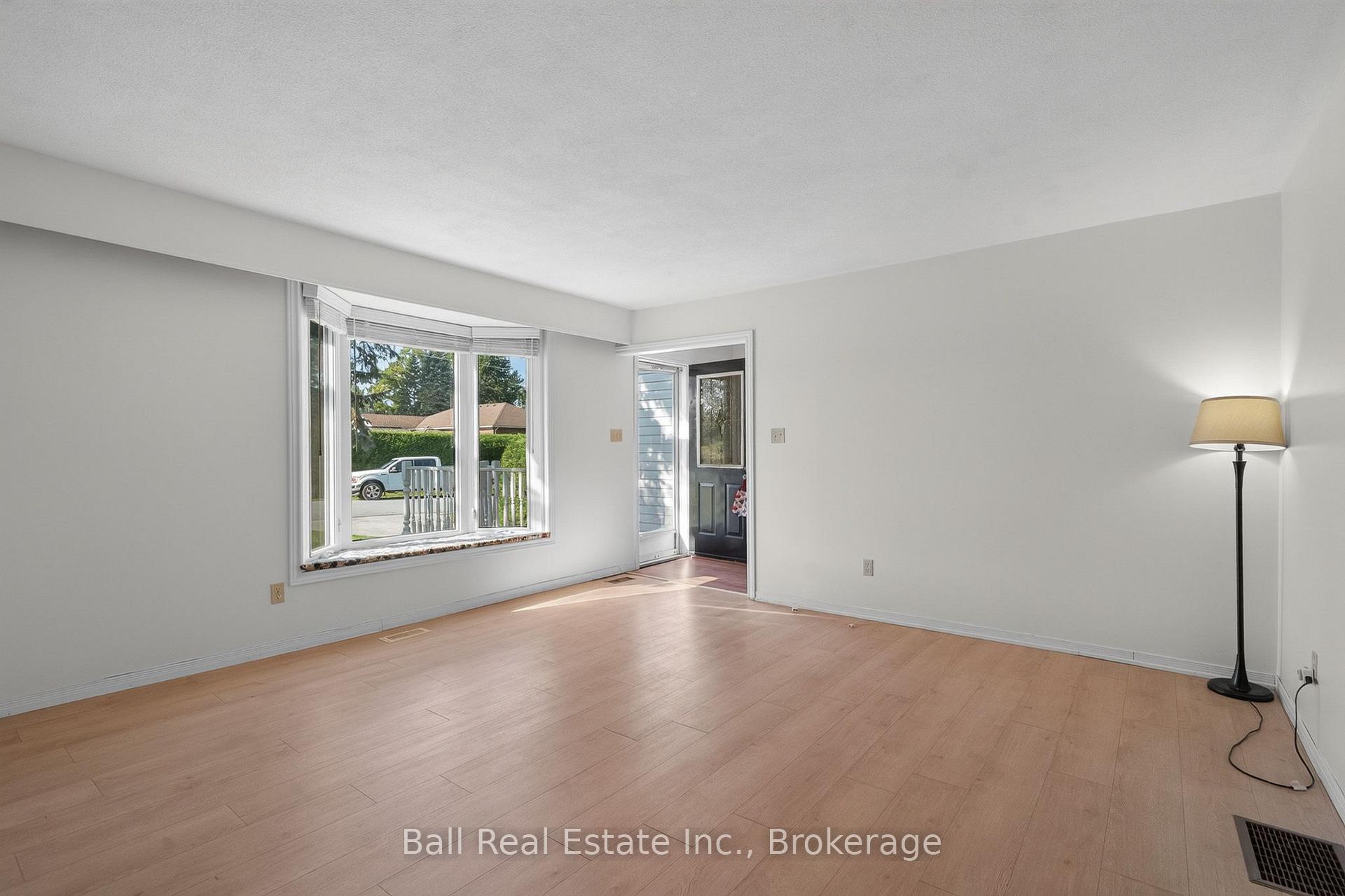 Photo 18 of 42 Maplewood Avenue, Brock, Beaverton — HOMEH