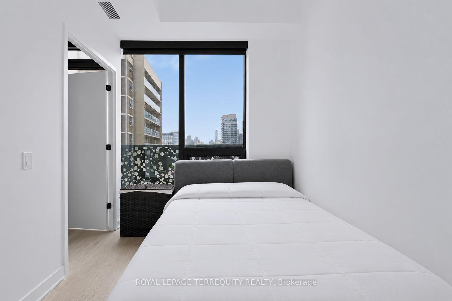 Photo 13 of Unit 1804, 55 Charles Street E, Toronto, Church-Yonge Corridor — HOMEH