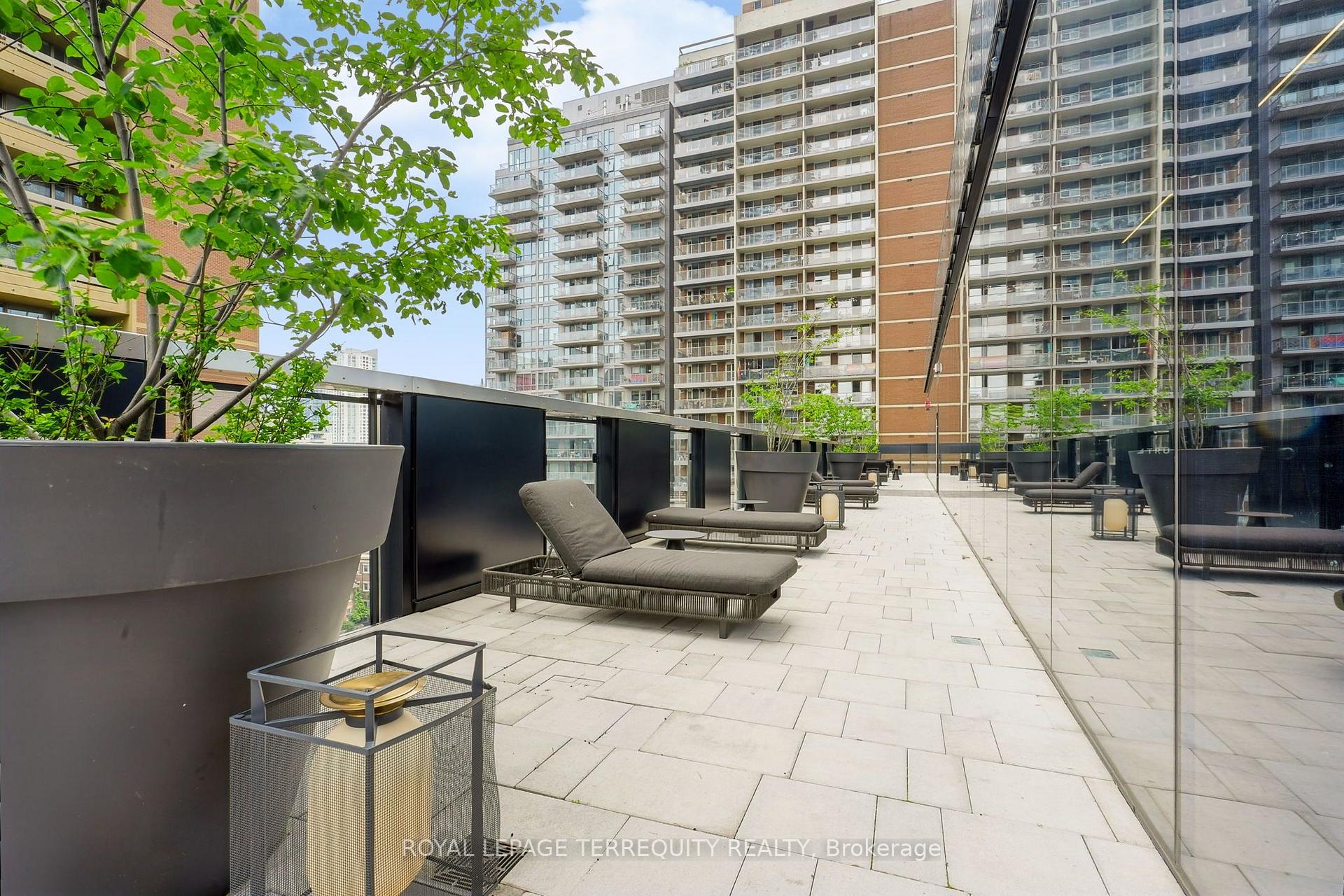 Photo 23 of Unit 1804, 55 Charles Street E, Toronto, Church-Yonge Corridor — HOMEH