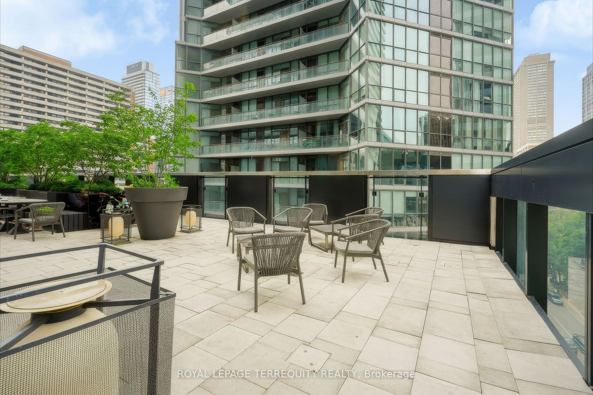 Photo 24 of Unit 1804, 55 Charles Street E, Toronto, Church-Yonge Corridor — HOMEH