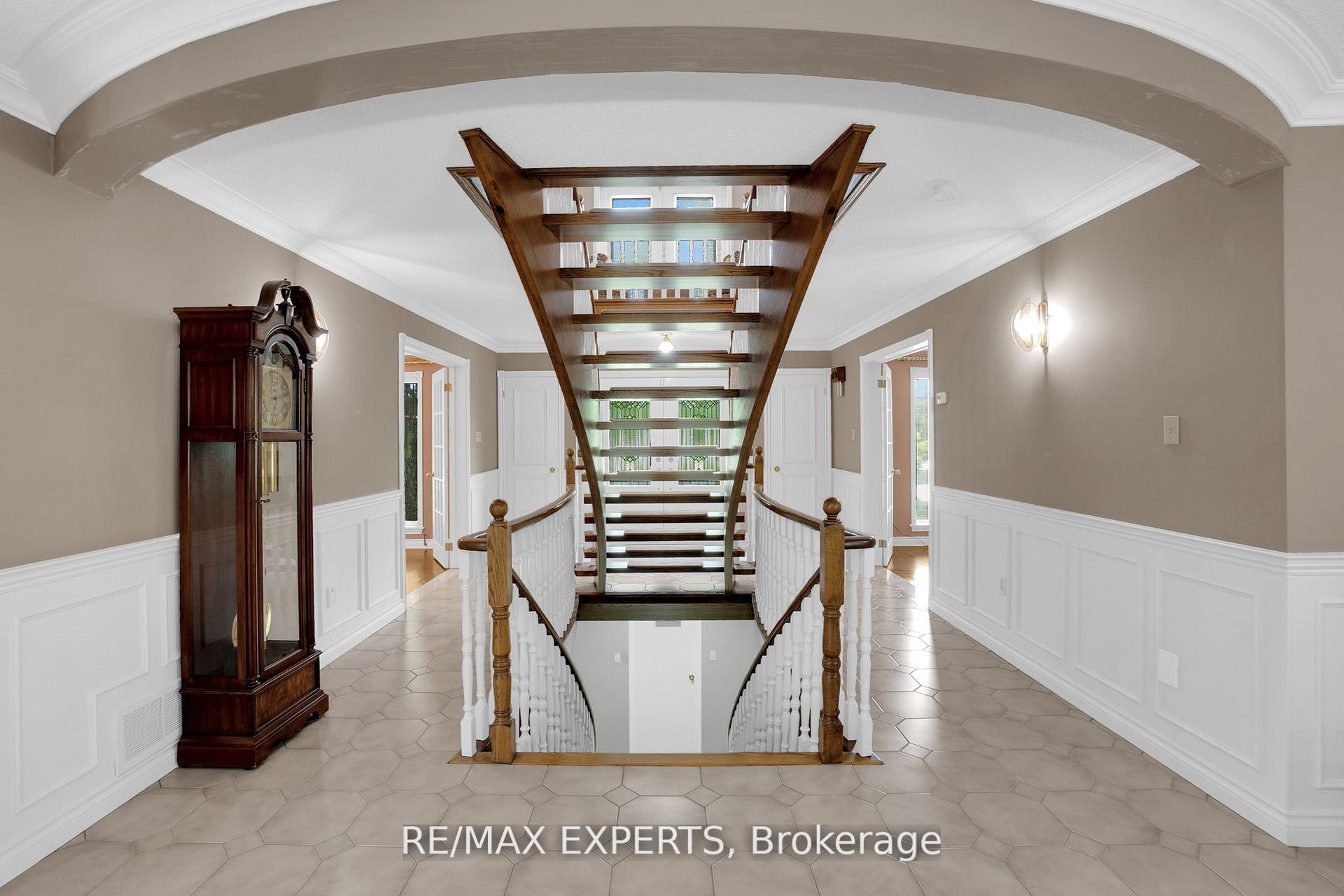 Photo 8 of 80 Colucci Drive, Vaughan, East Woodbridge — HOMEH