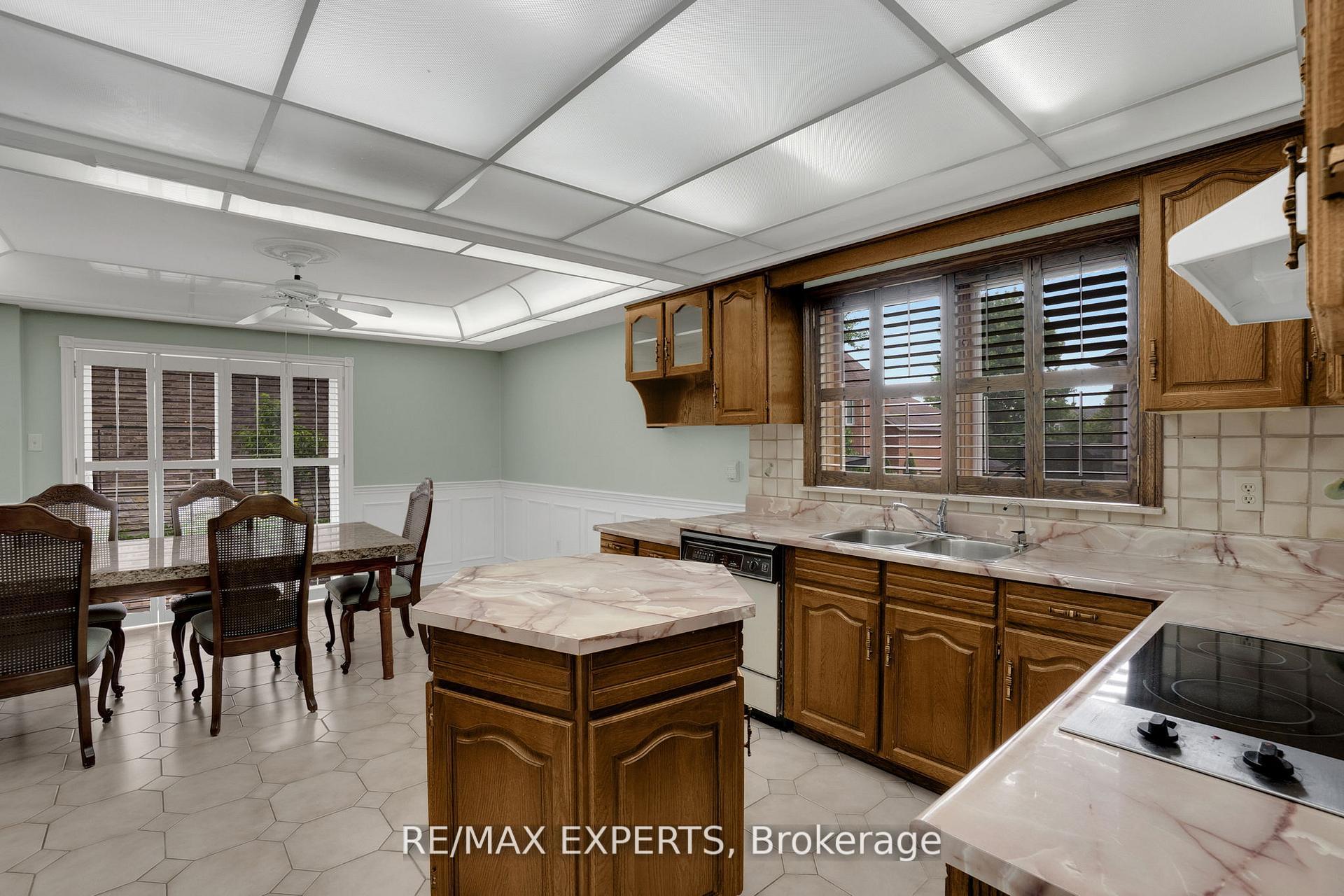 Photo 12 of 80 Colucci Drive, Vaughan, East Woodbridge — HOMEH