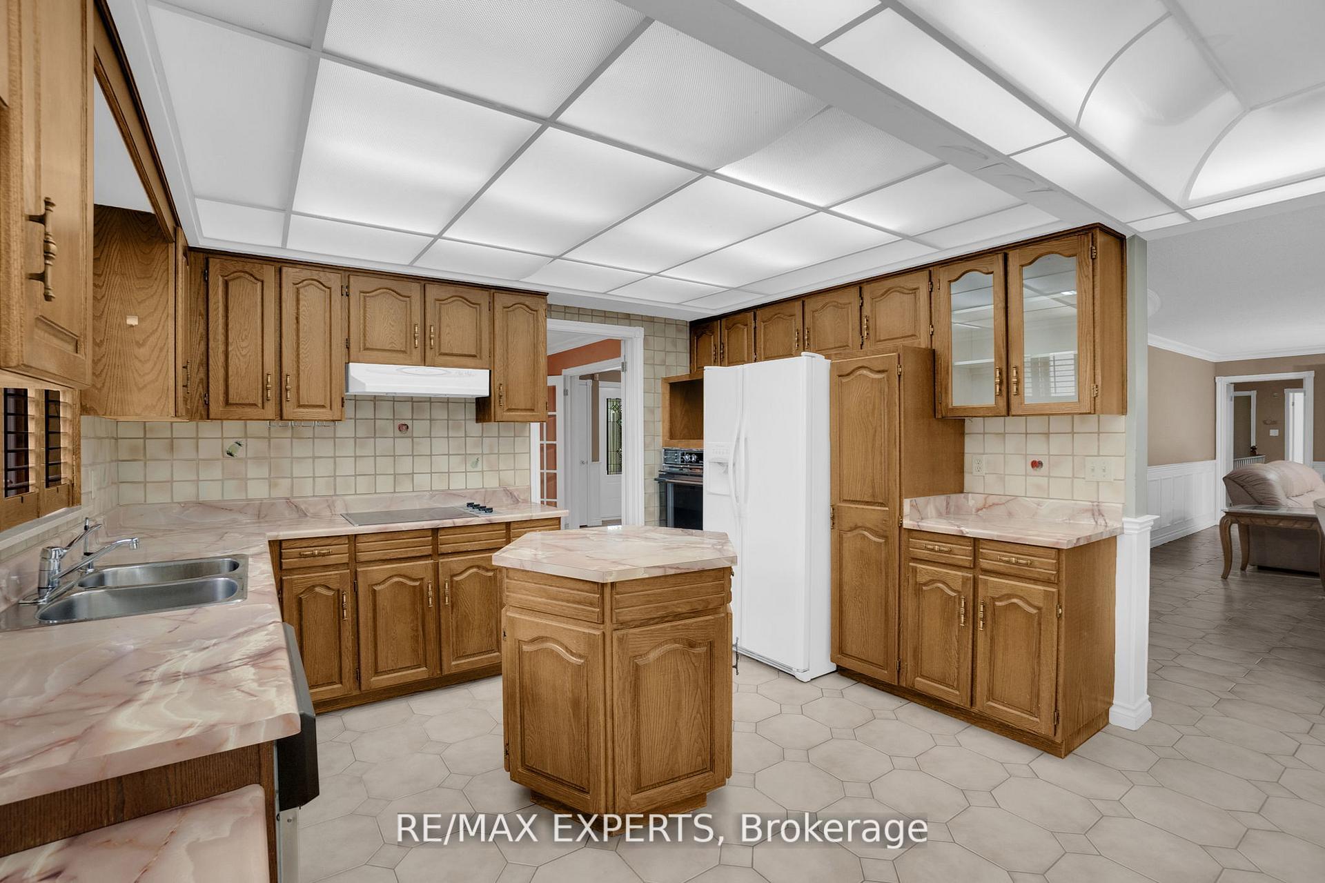 Photo 13 of 80 Colucci Drive, Vaughan, East Woodbridge — HOMEH