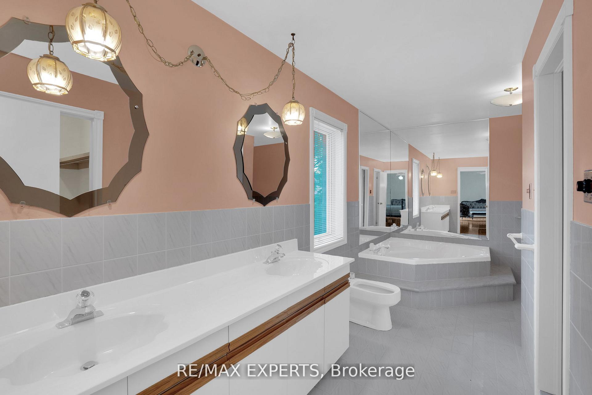 Photo 33 of 80 Colucci Drive, Vaughan, East Woodbridge — HOMEH