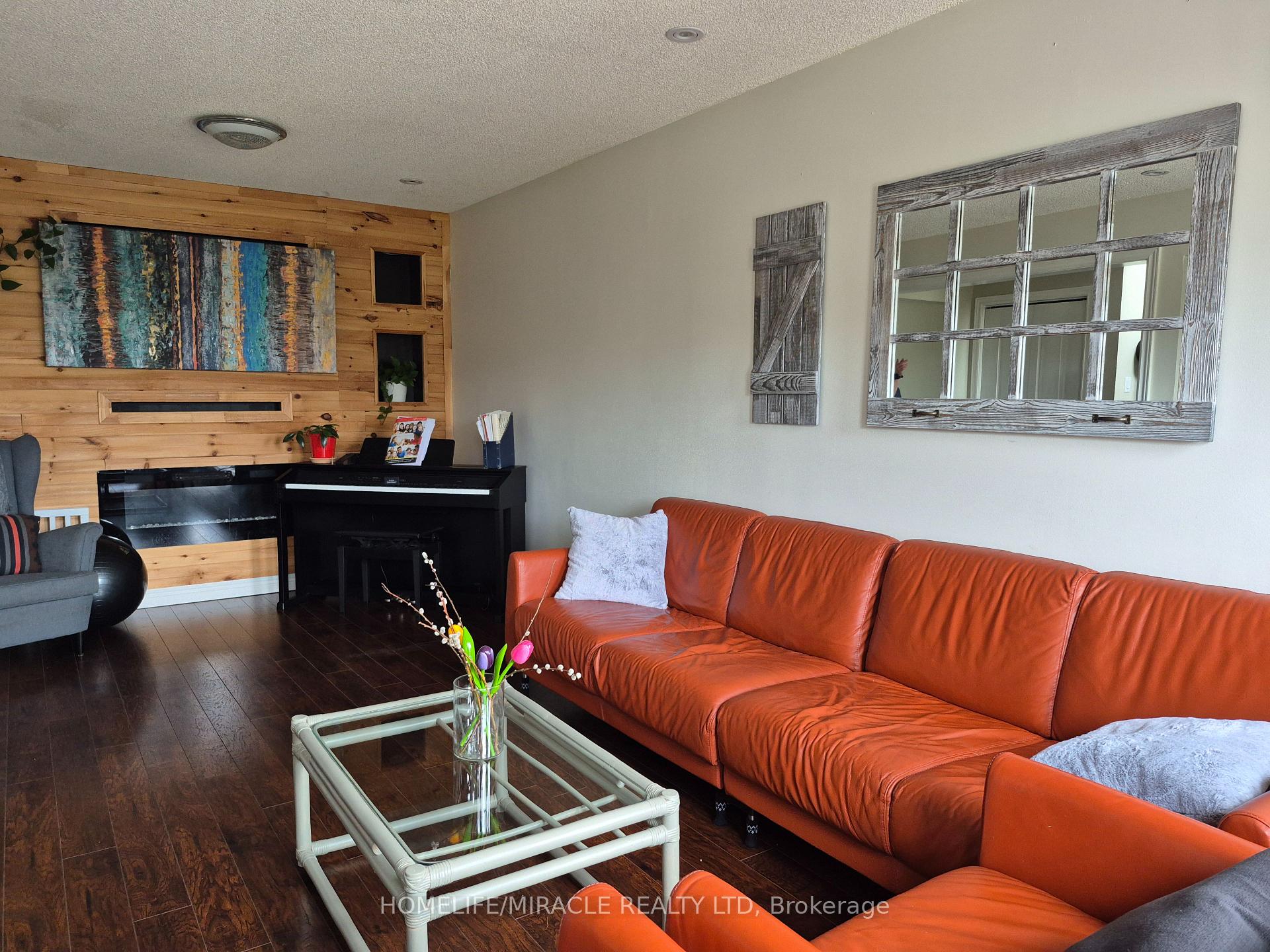 Photo 5 of 2237 Prescott Place, Burlington, Orchard — HOMEH