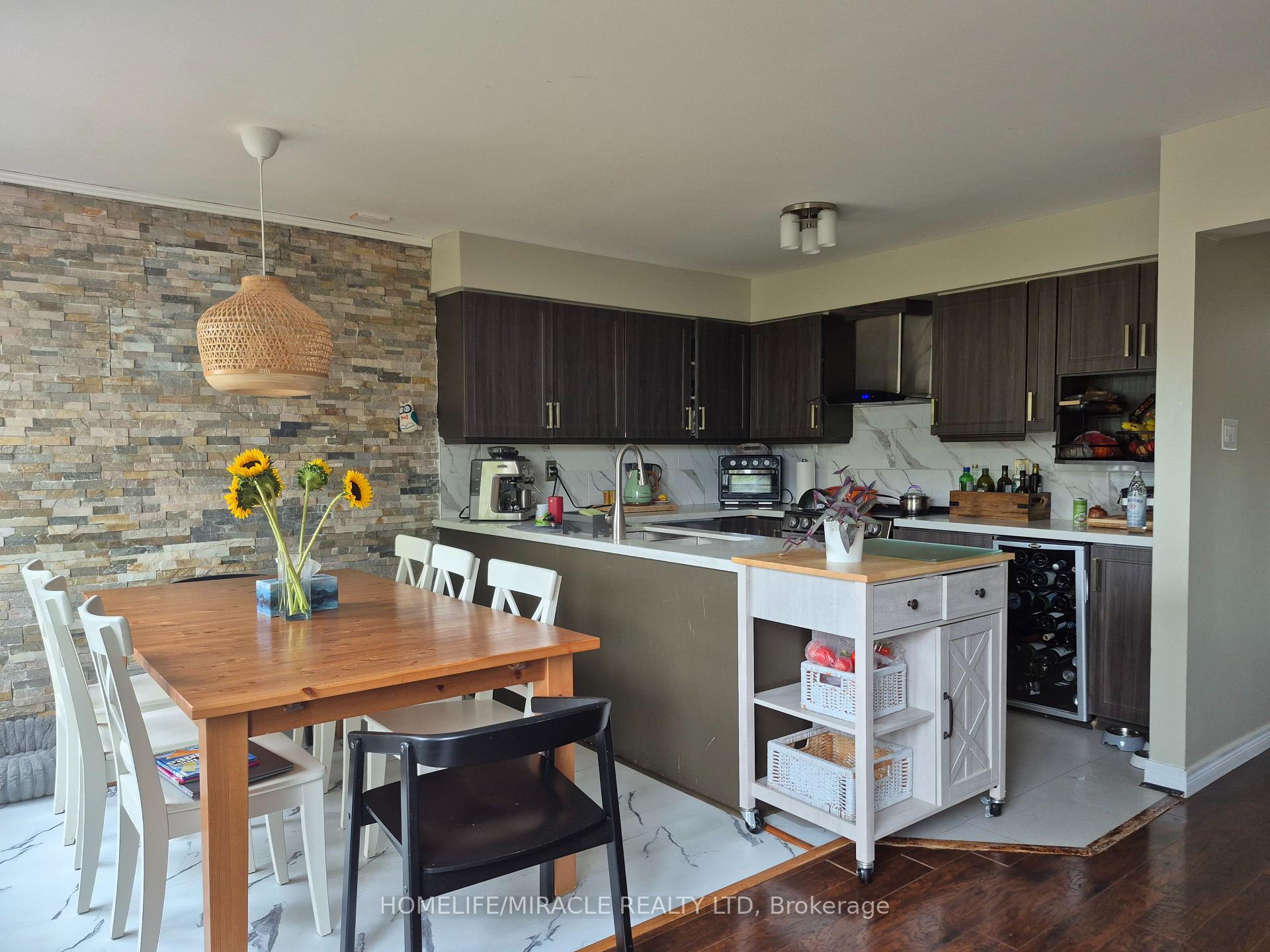 Photo 8 of 2237 Prescott Place, Burlington, Orchard — HOMEH