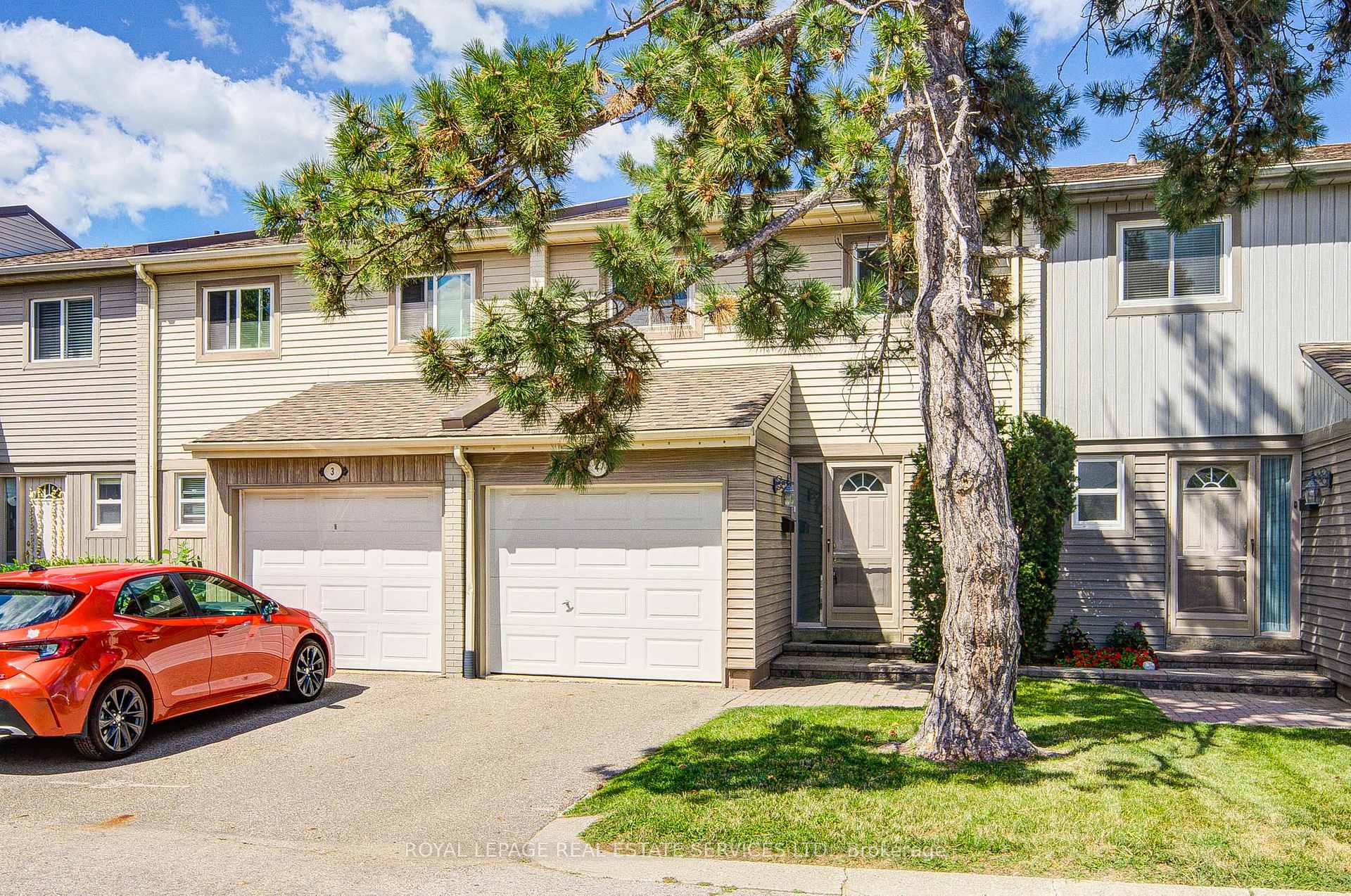 Photo 1 of Unit 4, 3500 Glen Erin Drive, Mississauga, Erin Mills — HOMEH