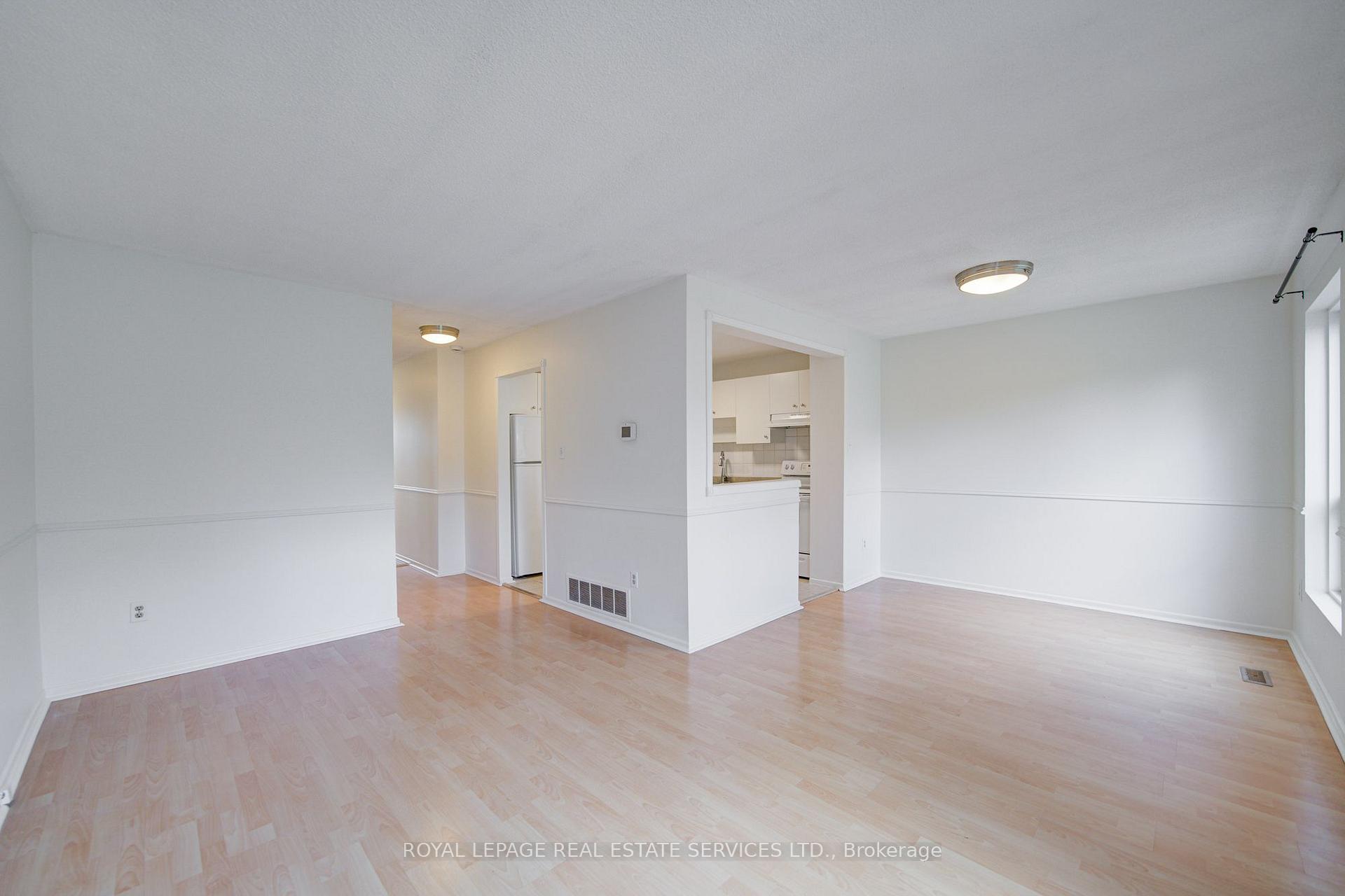 Photo 8 of Unit 4, 3500 Glen Erin Drive, Mississauga, Erin Mills — HOMEH