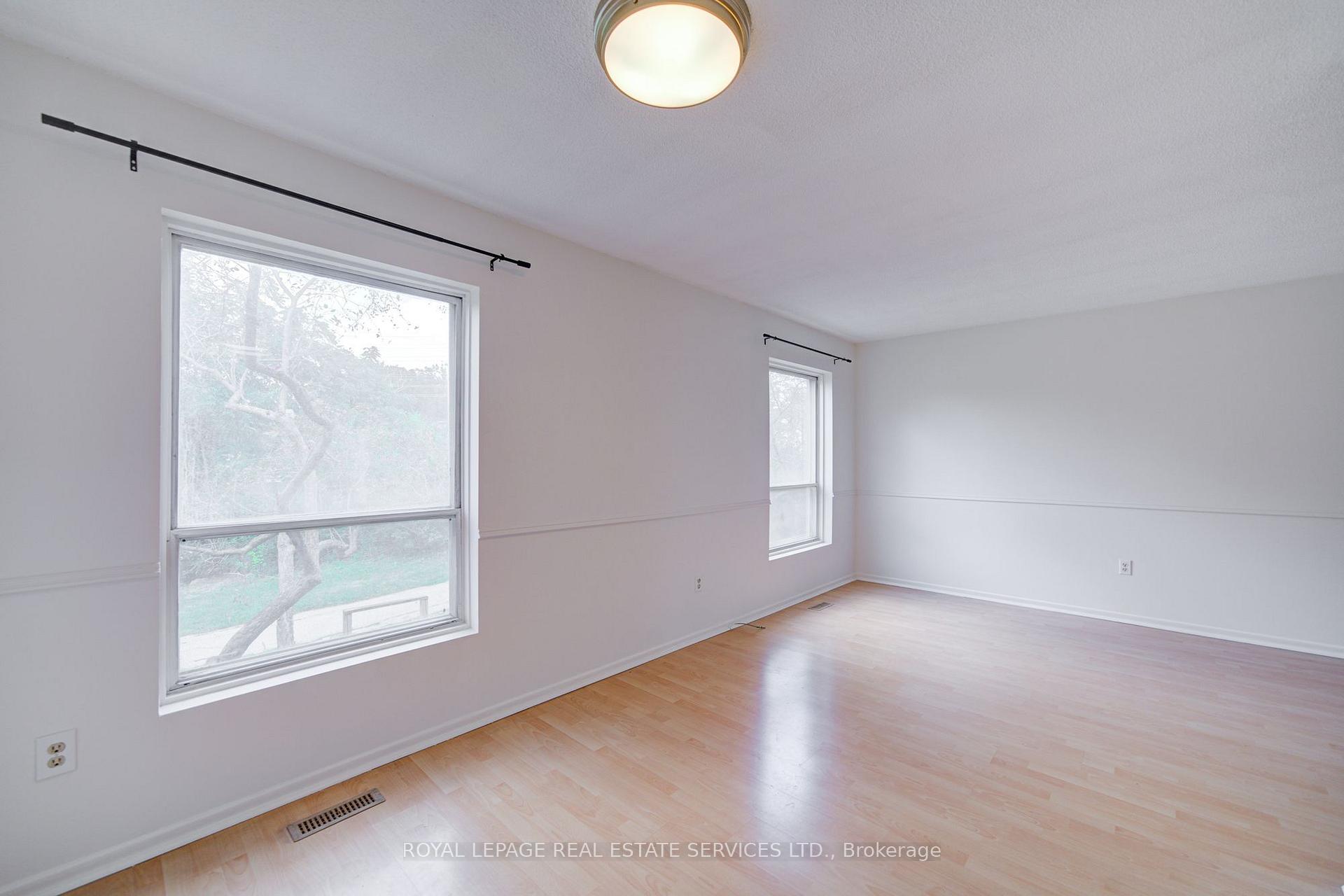 Photo 5 of Unit 4, 3500 Glen Erin Drive, Mississauga, Erin Mills — HOMEH