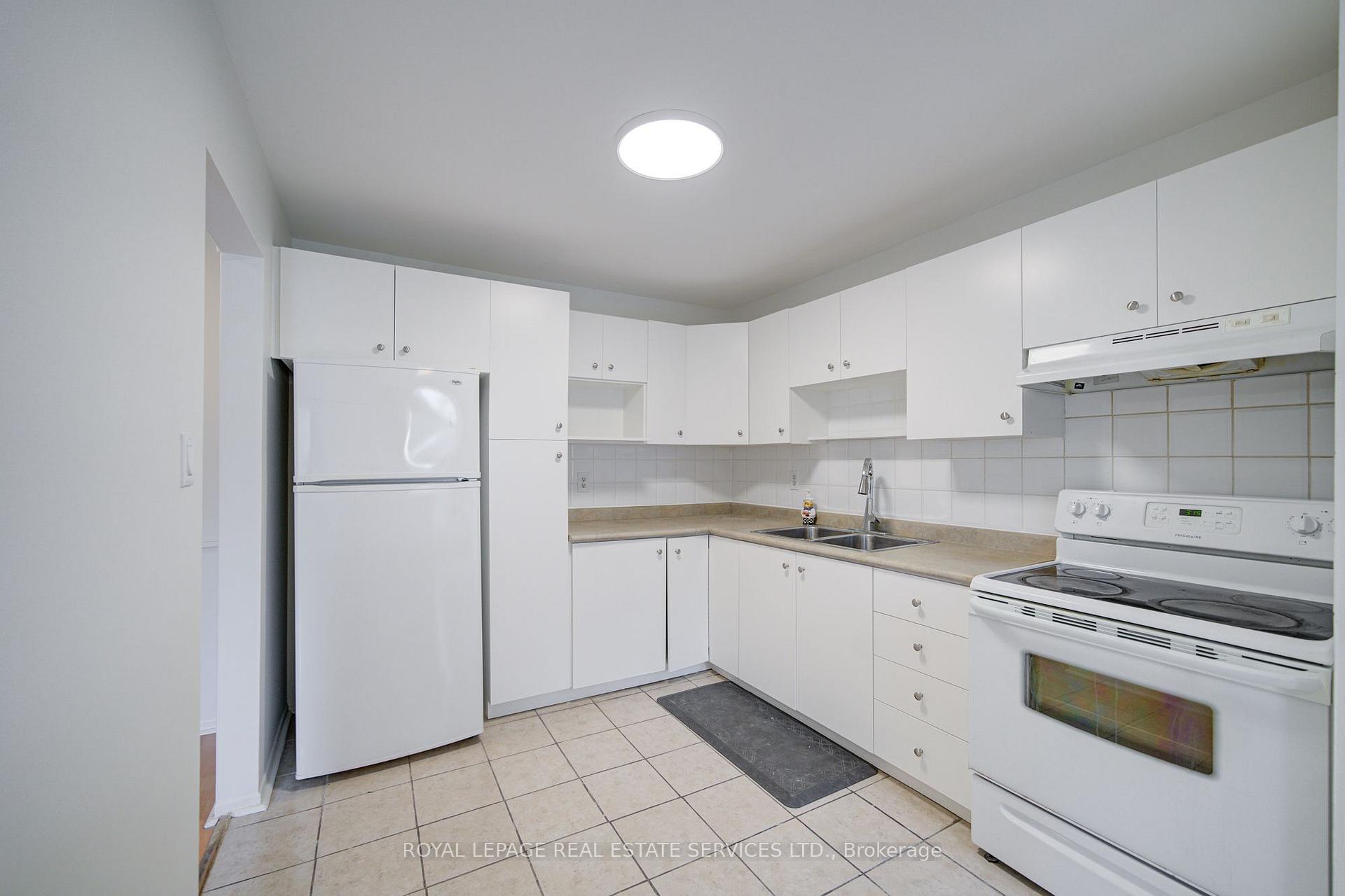 Photo 13 of Unit 4, 3500 Glen Erin Drive, Mississauga, Erin Mills — HOMEH