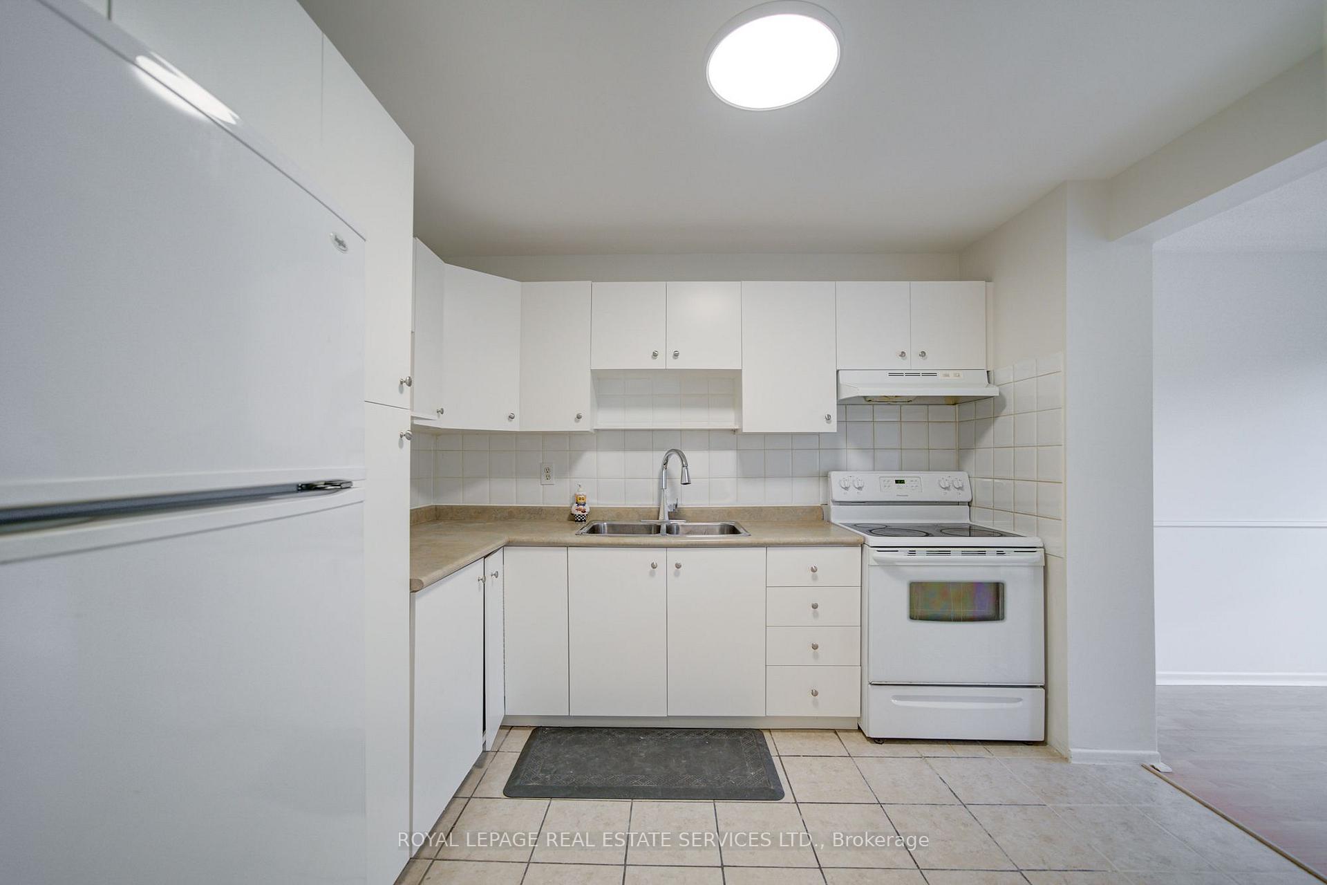 Photo 14 of Unit 4, 3500 Glen Erin Drive, Mississauga, Erin Mills — HOMEH