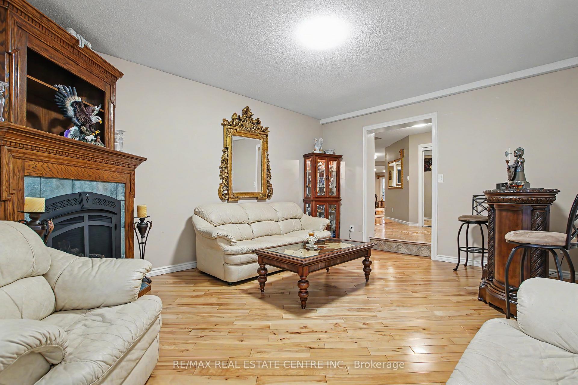 Photo 5 of 342 Saginaw Parkway, Cambridge, Fiddlesticks — HOMEH