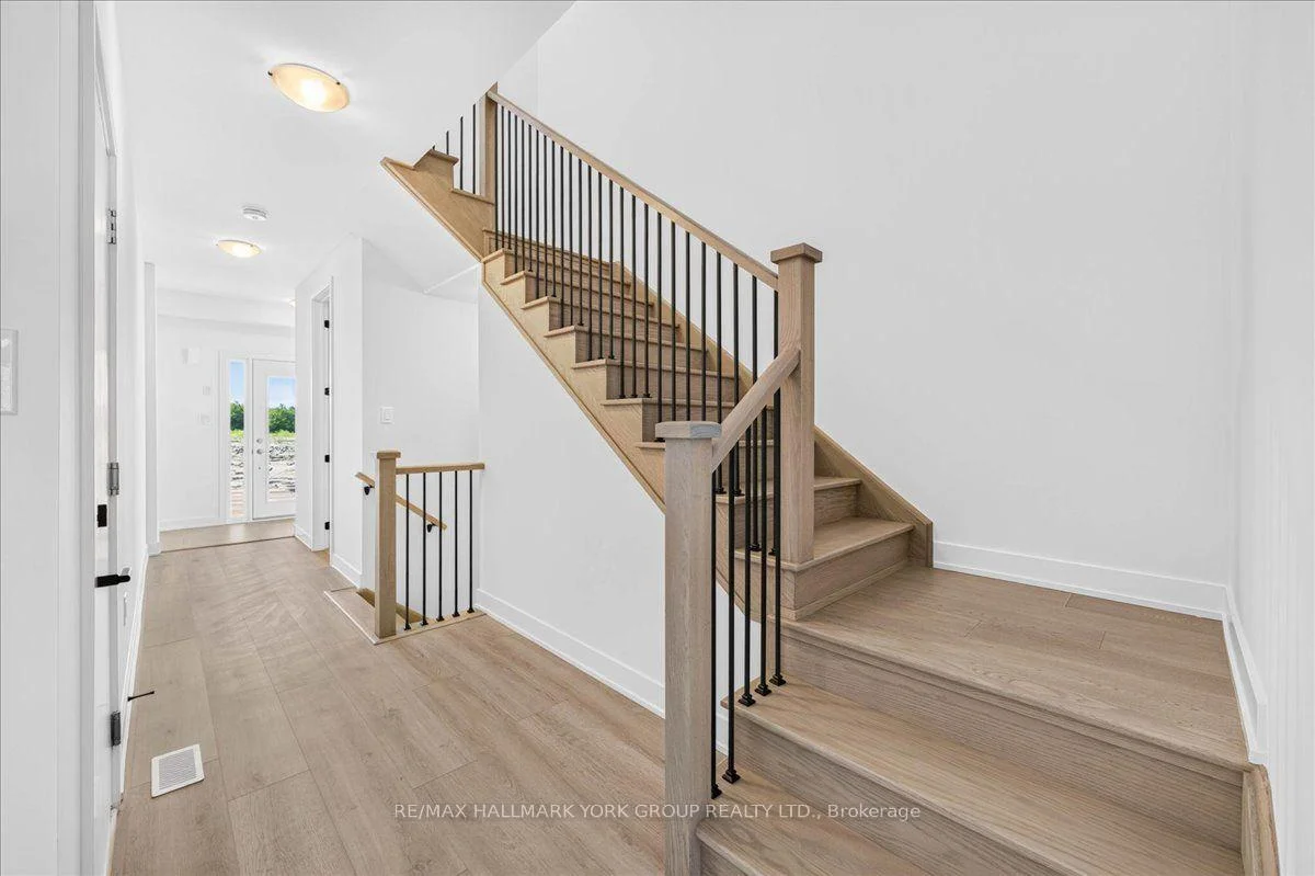 Photo 3 of 46 McAush Street, Barrie, Rural Barrie Southeast — HOMEH