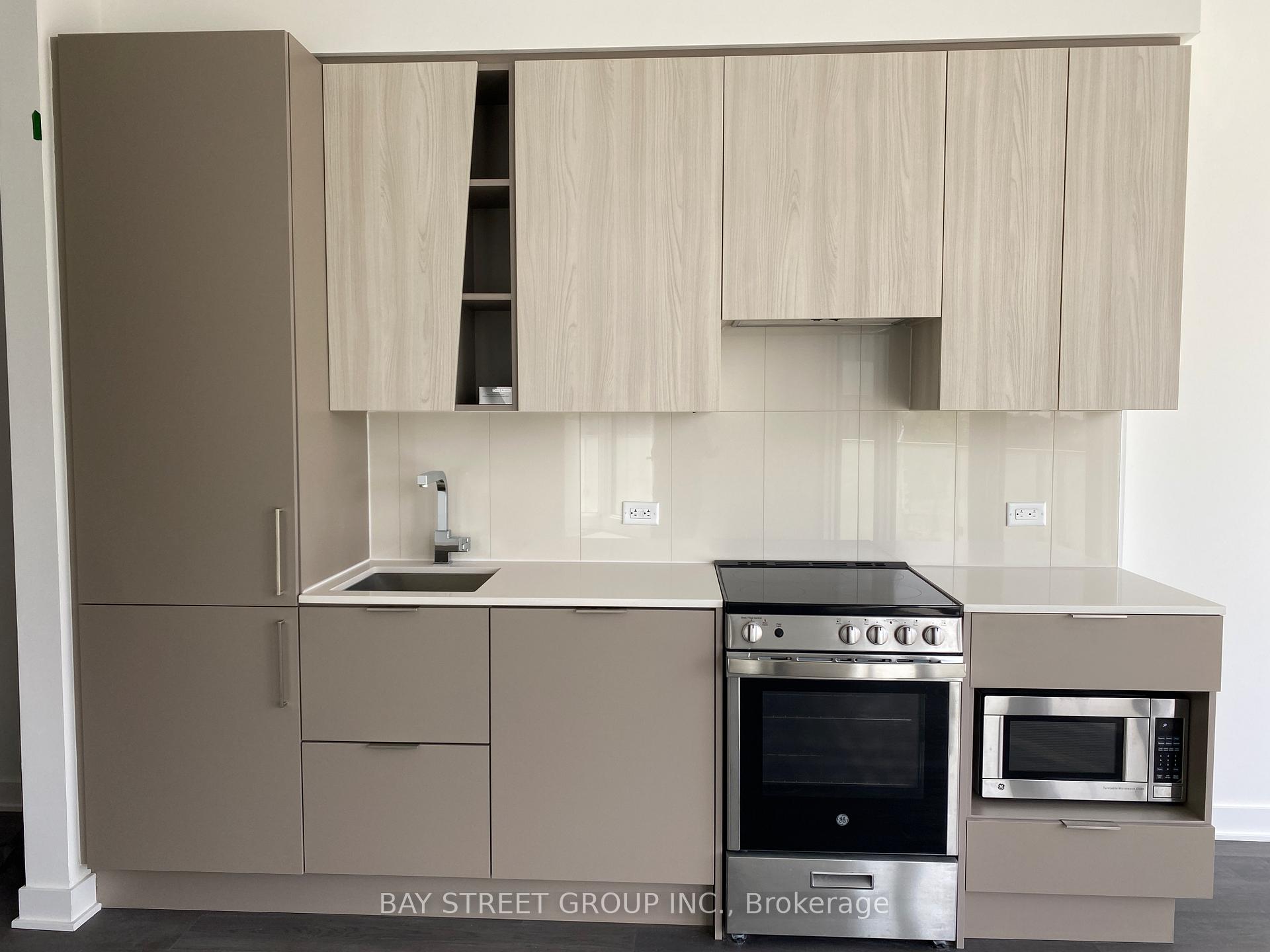 Photo 3 of Unit 321, 3900 Confederation Parkway E, Mississauga, City Centre — HOMEH