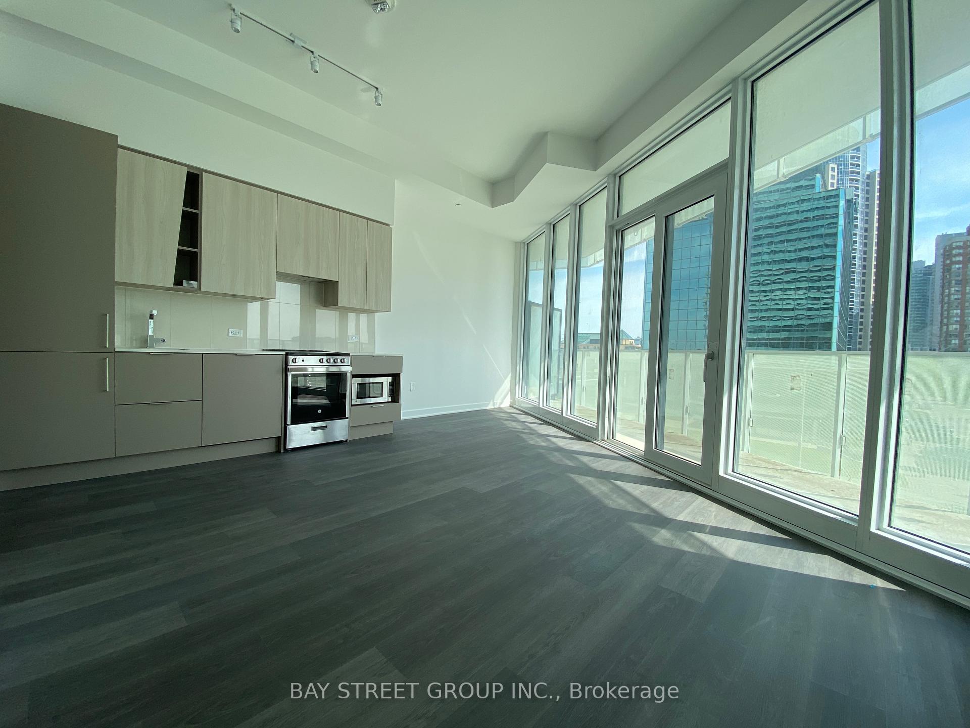 Photo 6 of Unit 321, 3900 Confederation Parkway E, Mississauga, City Centre — HOMEH