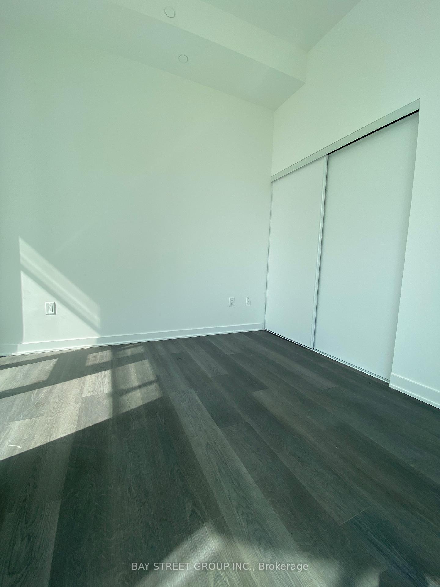 Photo 8 of Unit 321, 3900 Confederation Parkway E, Mississauga, City Centre — HOMEH