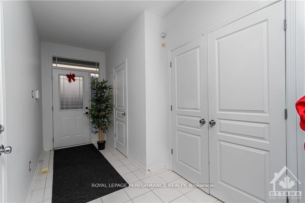 Photo 2 of 829 Percifor Way, Ottawa, Mer Bleue/Bradley Estates/Anderson Park — HOMEH