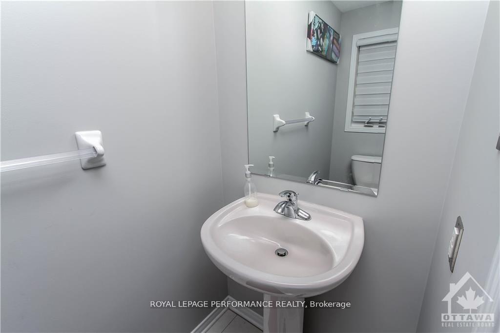 Photo 3 of 829 Percifor Way, Ottawa, Mer Bleue/Bradley Estates/Anderson Park — HOMEH