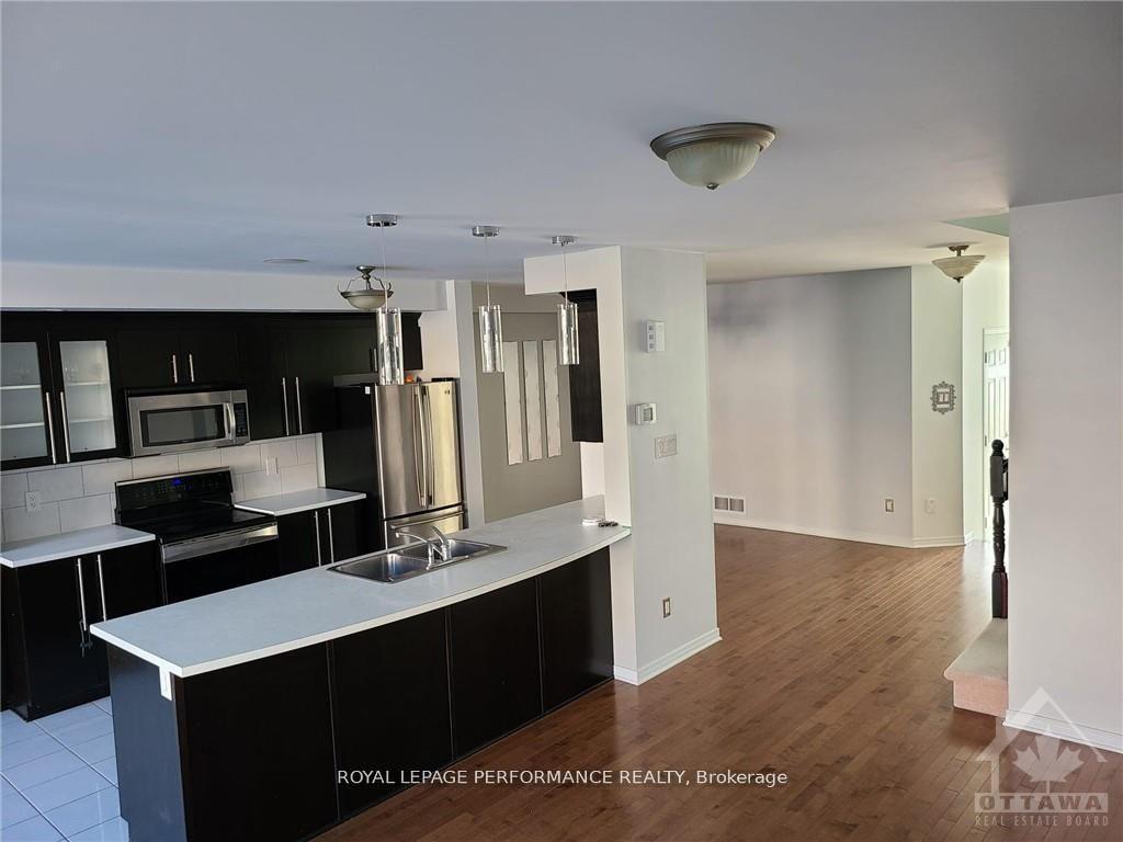 Photo 10 of 829 Percifor Way, Ottawa, Mer Bleue/Bradley Estates/Anderson Park — HOMEH