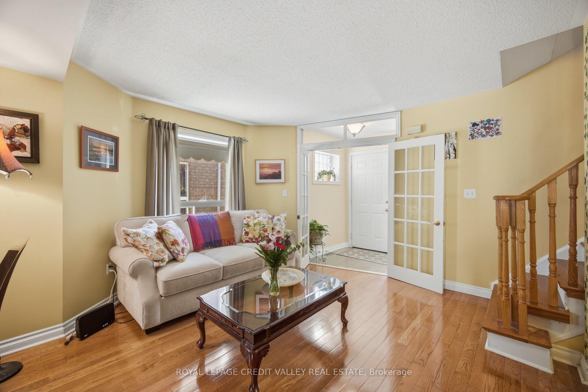 Photo 7 of 8 Pressed Brick Drive, Brampton, Brampton North — HOMEH