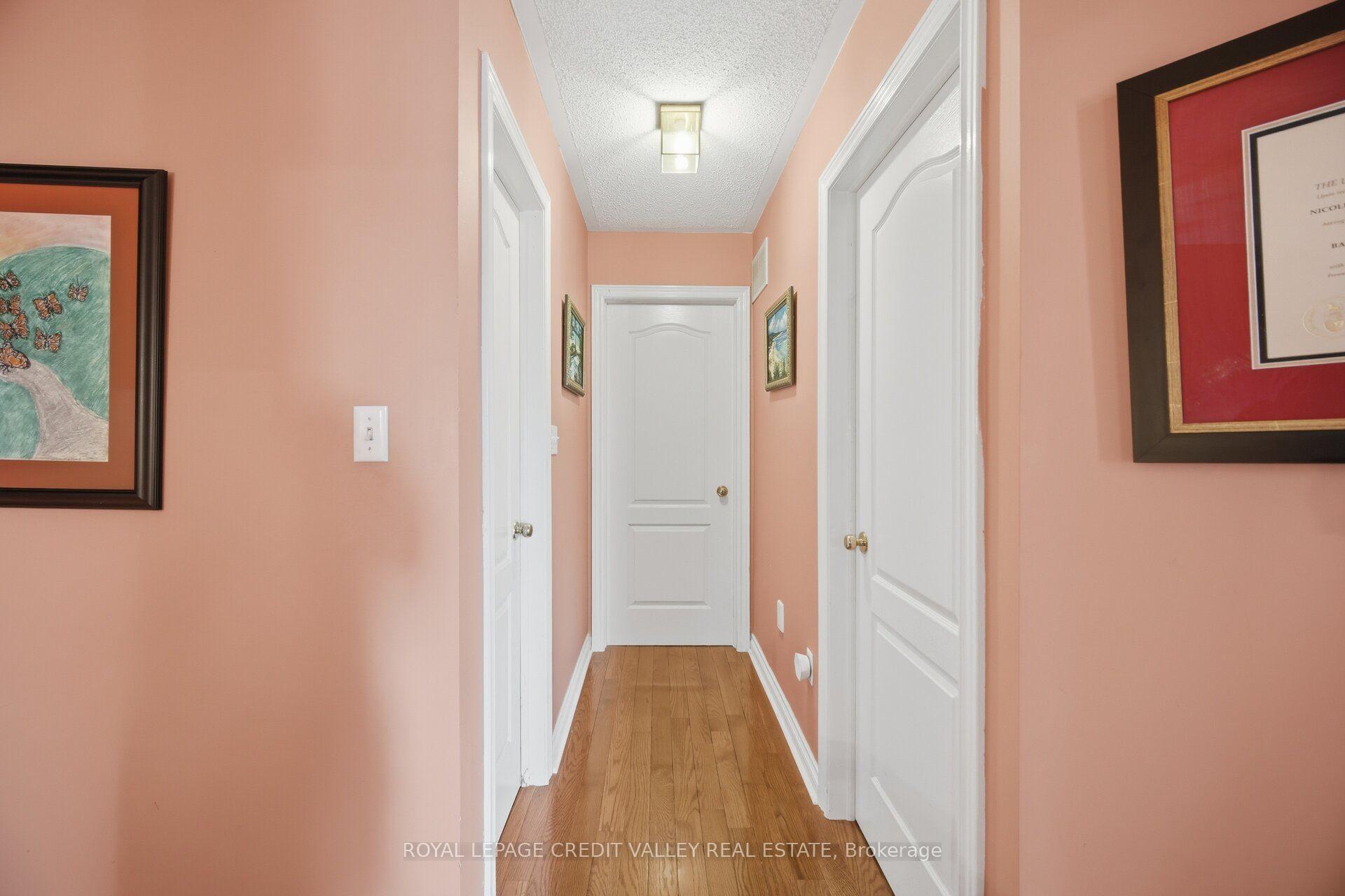 Photo 28 of 8 Pressed Brick Drive, Brampton, Brampton North — HOMEH