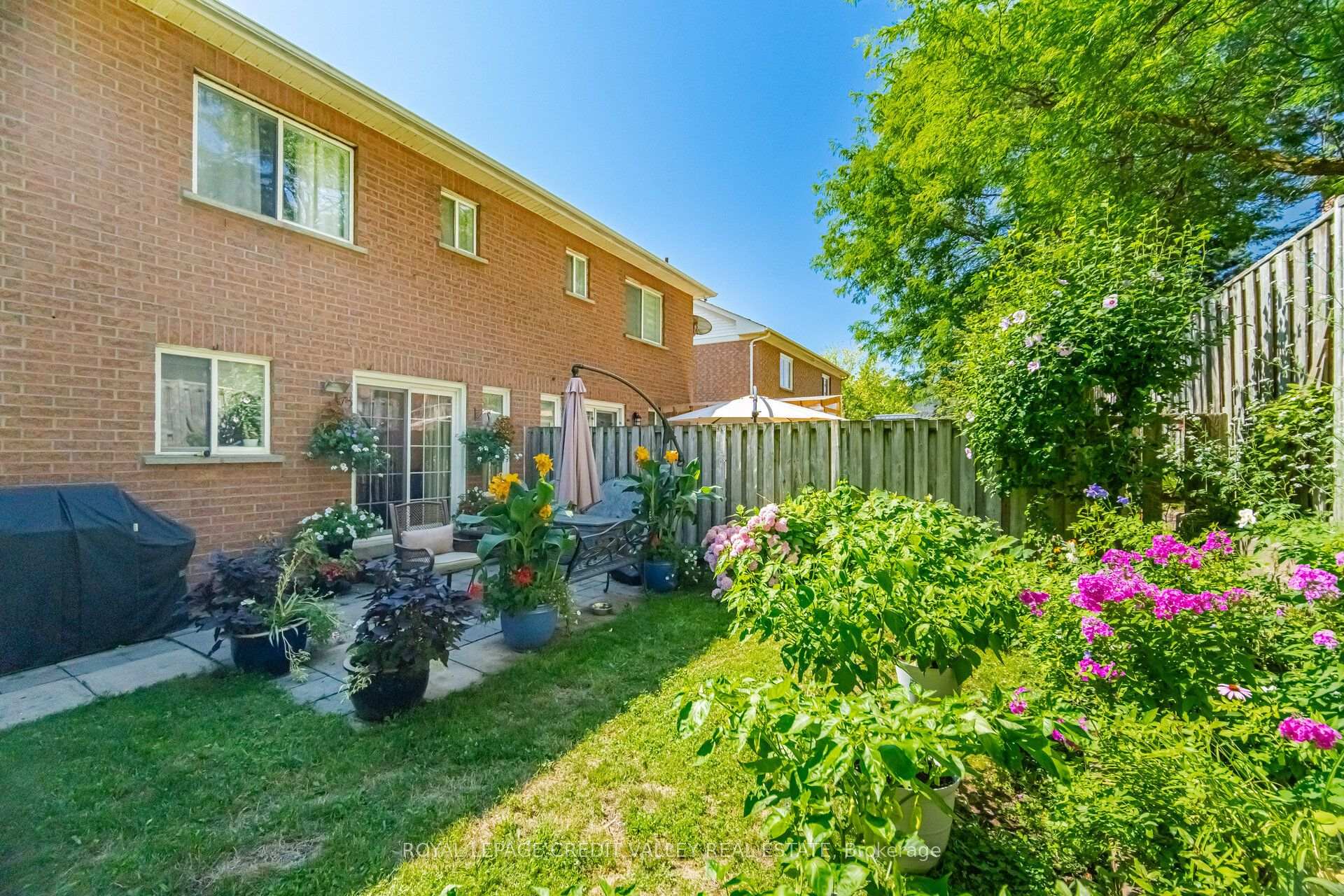Photo 39 of 8 Pressed Brick Drive, Brampton, Brampton North — HOMEH