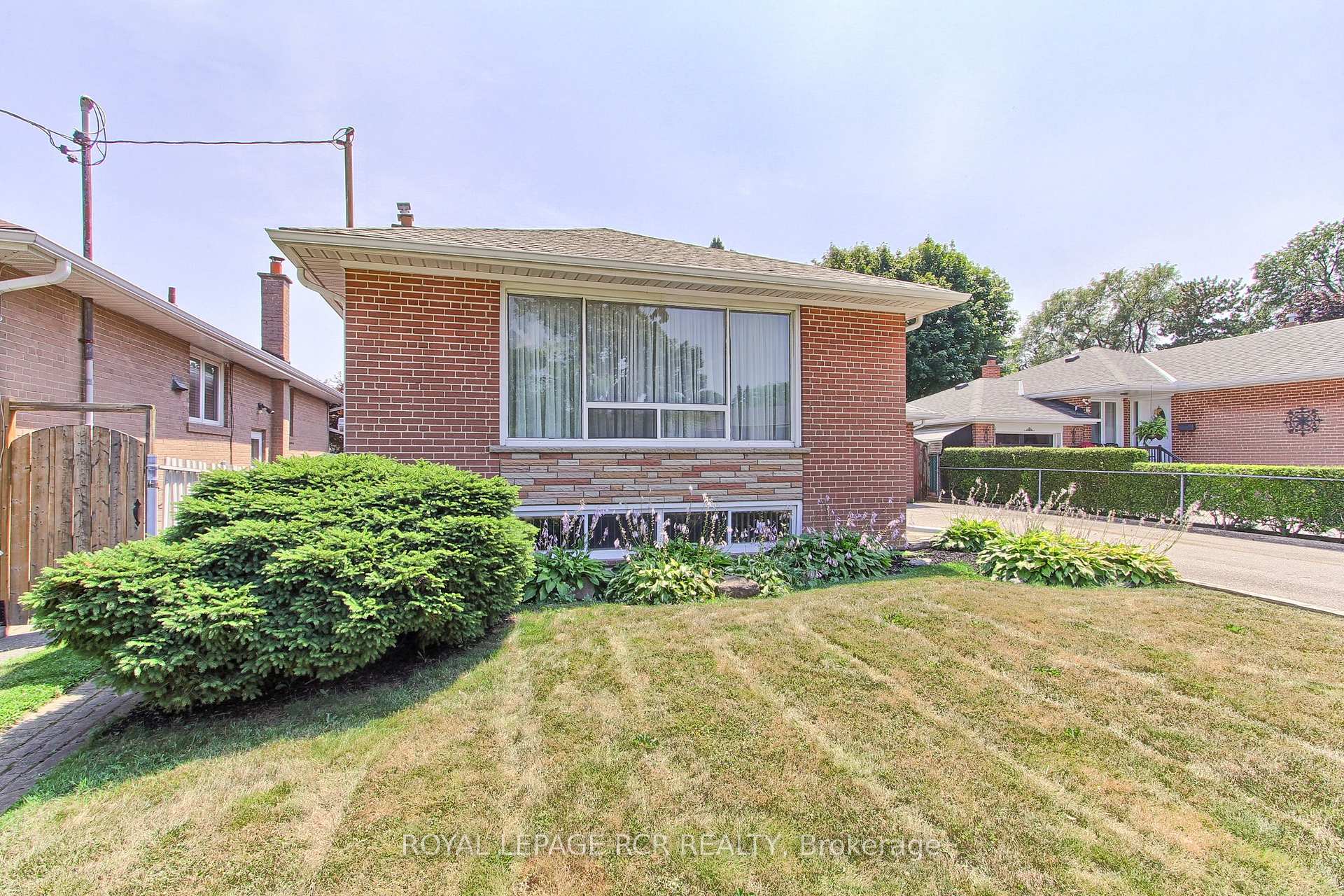 Photo 3 of 77 Alhart Drive, Etobicoke, Thistletown-Beaumonde Heights — HOMEH