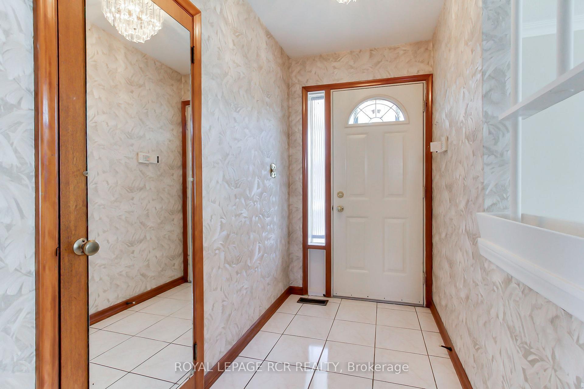 Photo 6 of 77 Alhart Drive, Etobicoke, Thistletown-Beaumonde Heights — HOMEH