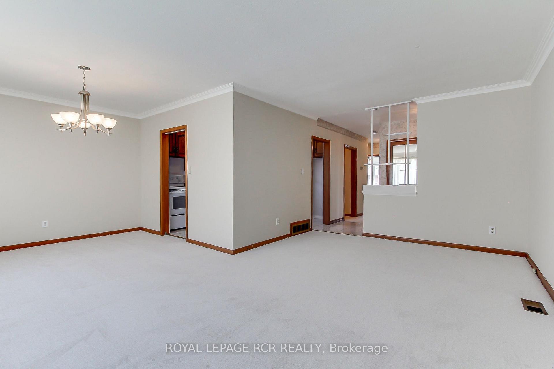 Photo 11 of 77 Alhart Drive, Etobicoke, Thistletown-Beaumonde Heights — HOMEH