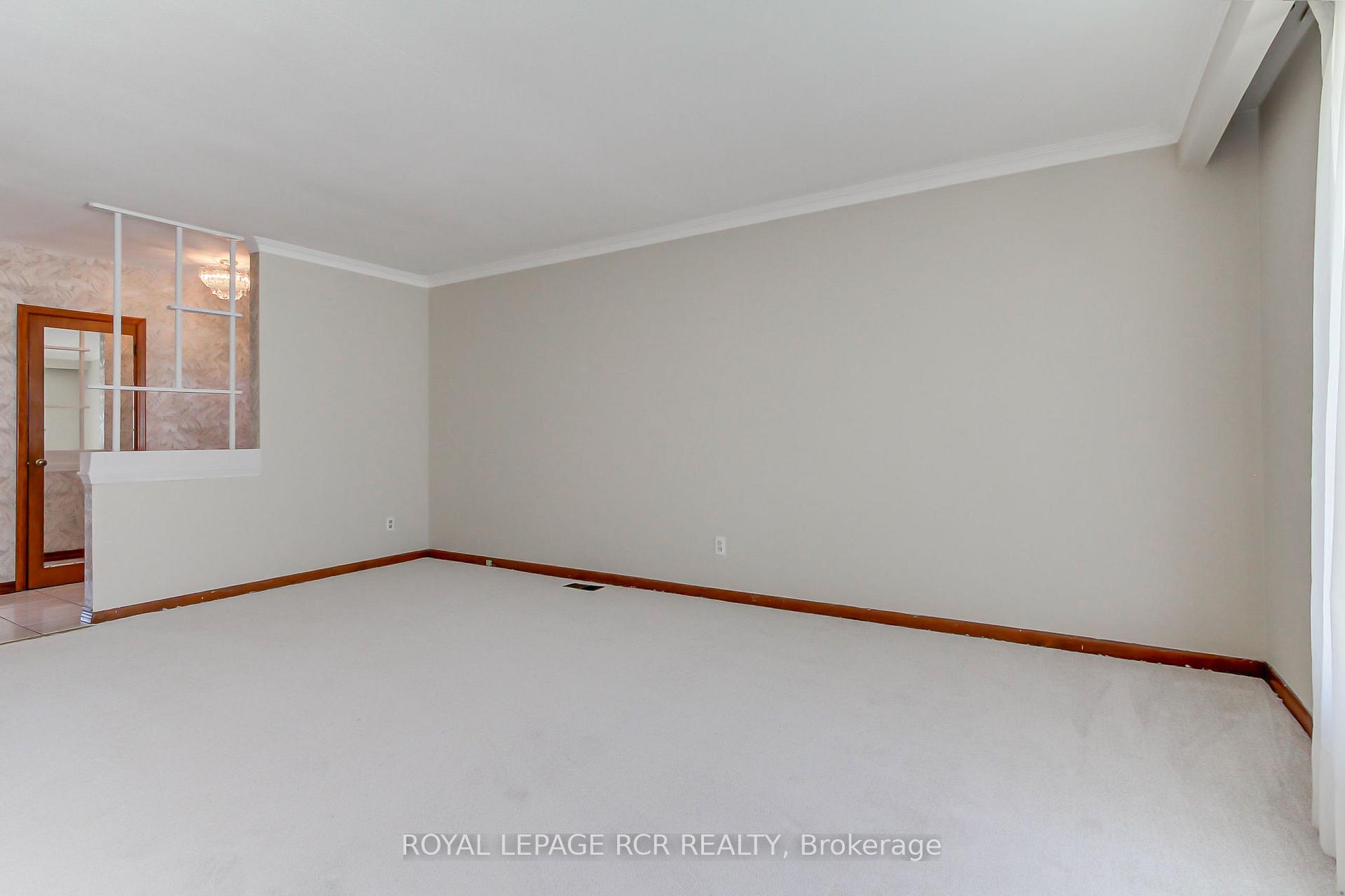 Photo 12 of 77 Alhart Drive, Etobicoke, Thistletown-Beaumonde Heights — HOMEH