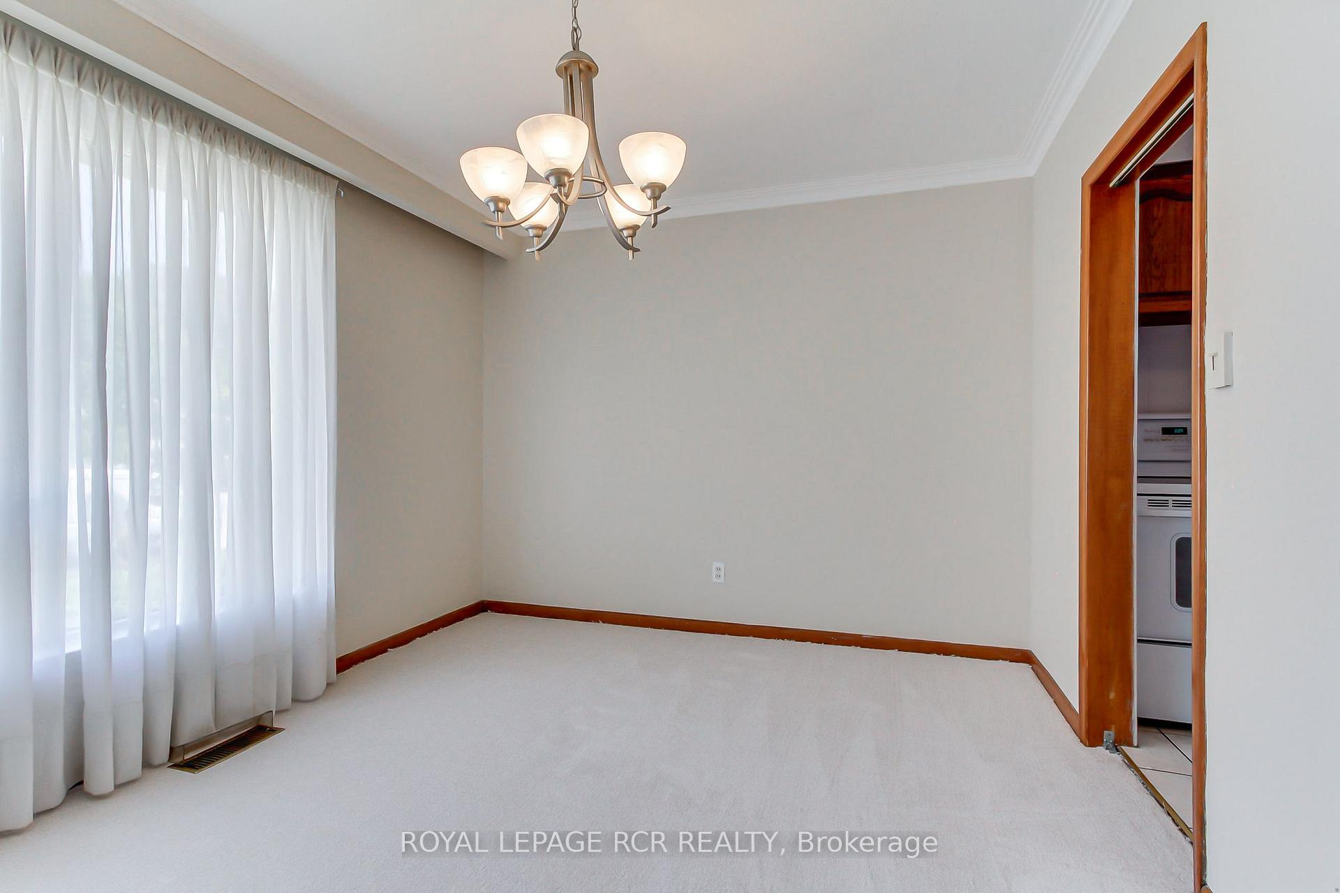 Photo 14 of 77 Alhart Drive, Etobicoke, Thistletown-Beaumonde Heights — HOMEH