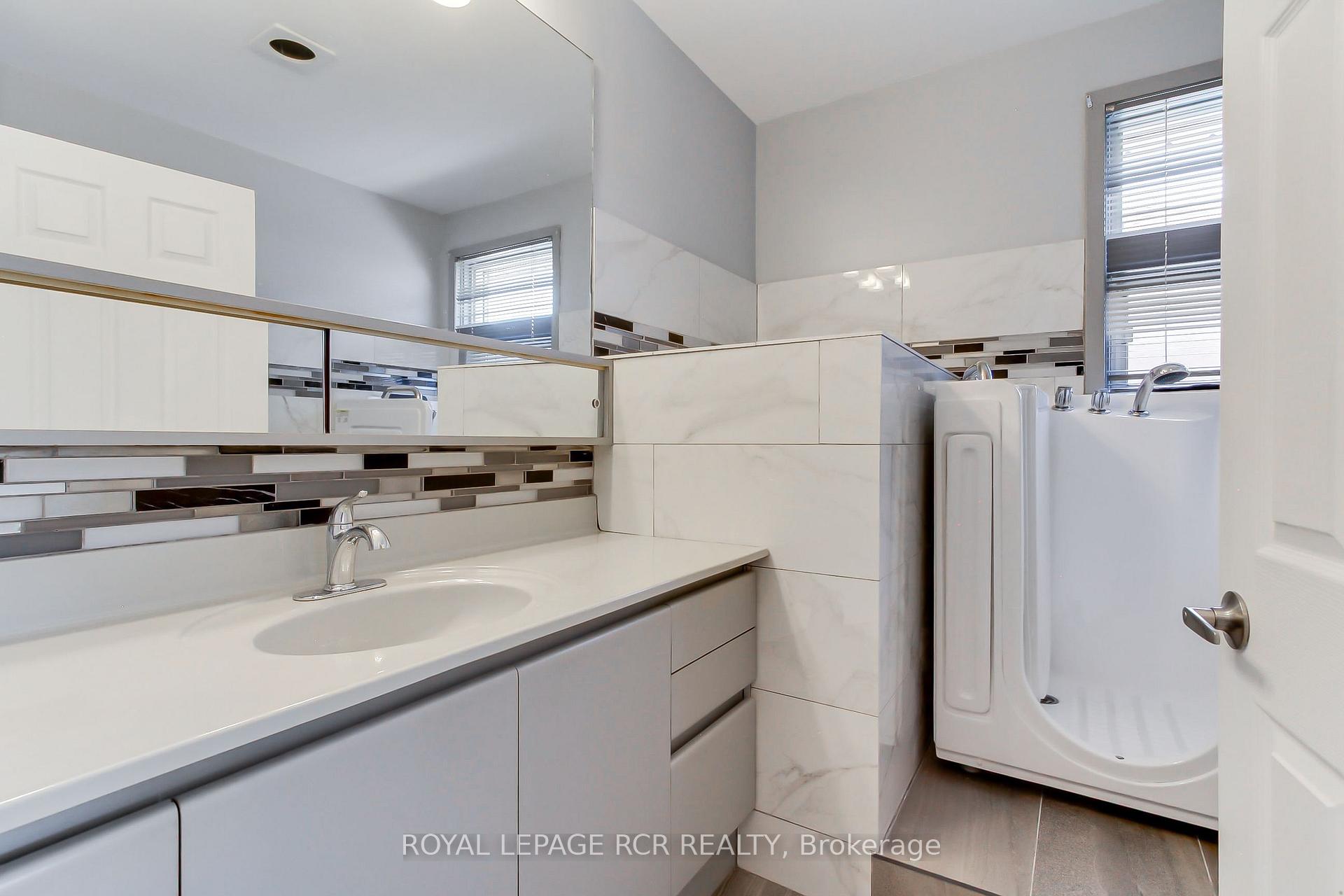 Photo 28 of 77 Alhart Drive, Etobicoke, Thistletown-Beaumonde Heights — HOMEH
