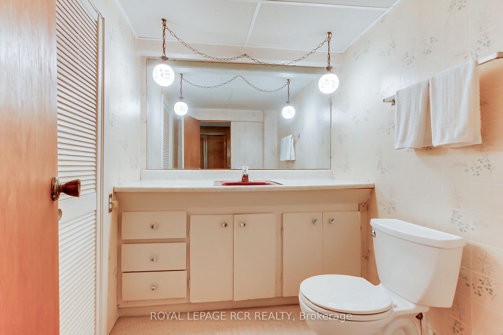 Photo 37 of 77 Alhart Drive, Etobicoke, Thistletown-Beaumonde Heights — HOMEH
