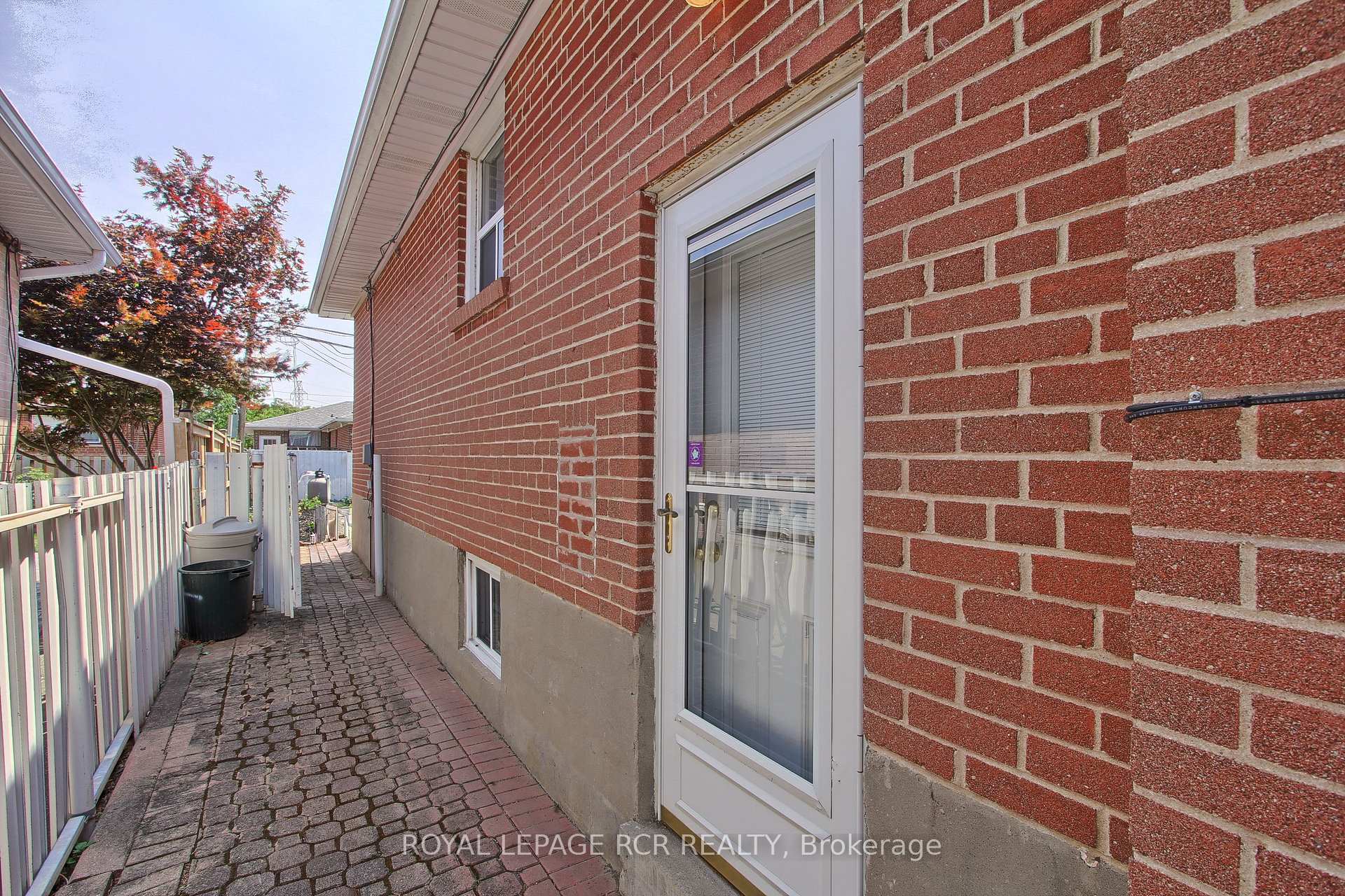 Photo 39 of 77 Alhart Drive, Etobicoke, Thistletown-Beaumonde Heights — HOMEH