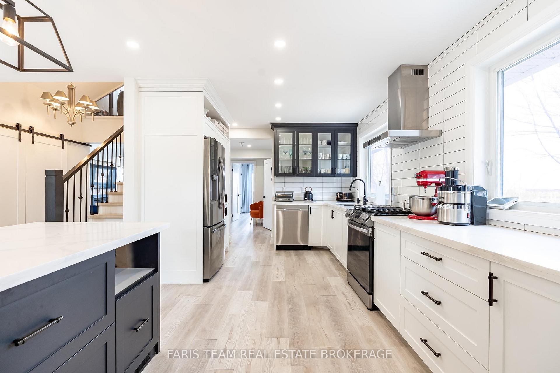 Photo 7 of 60 River Avenue Crescent, Wasaga Beach — HOMEH