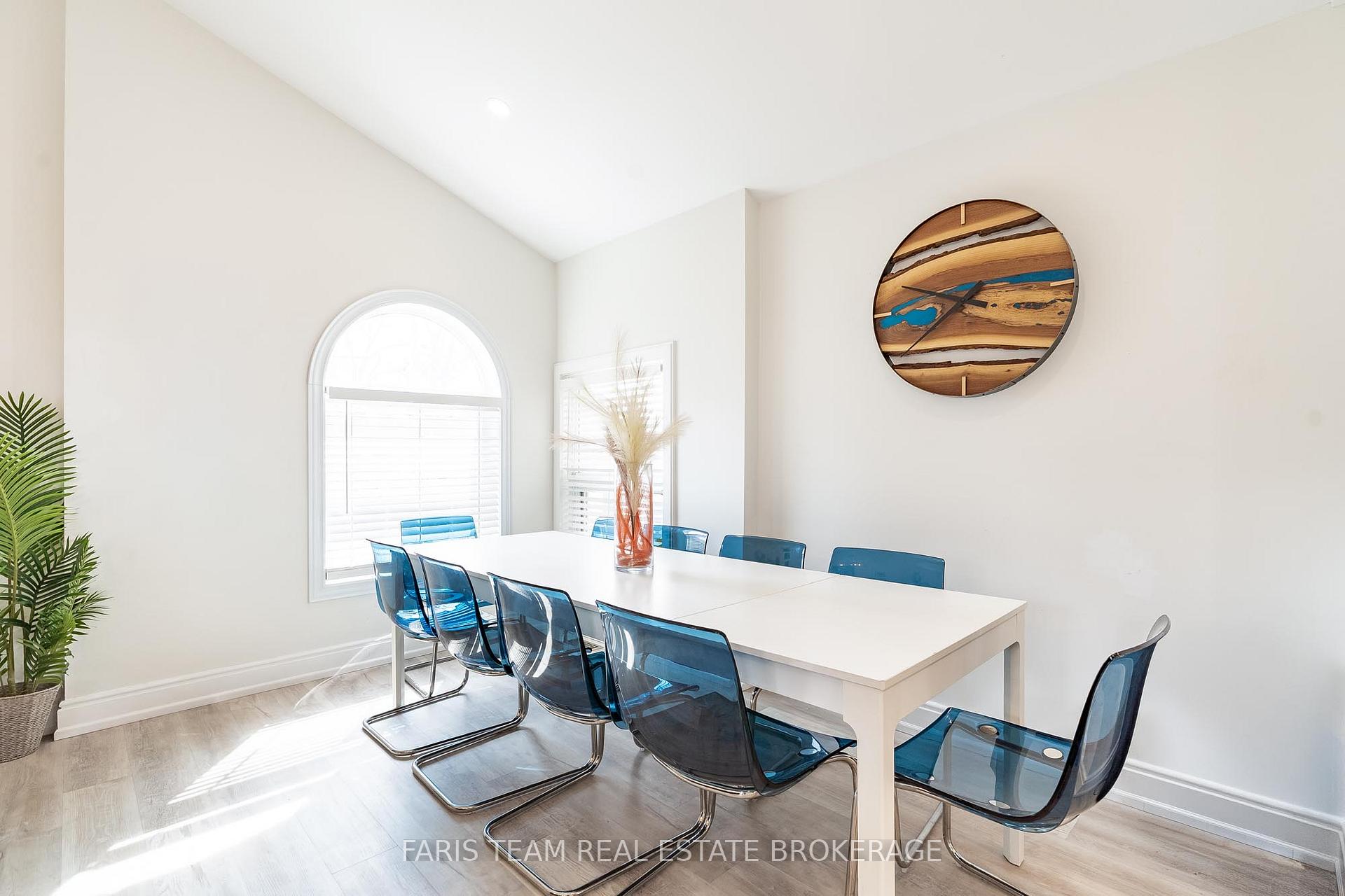 Photo 9 of 60 River Avenue Crescent, Wasaga Beach — HOMEH