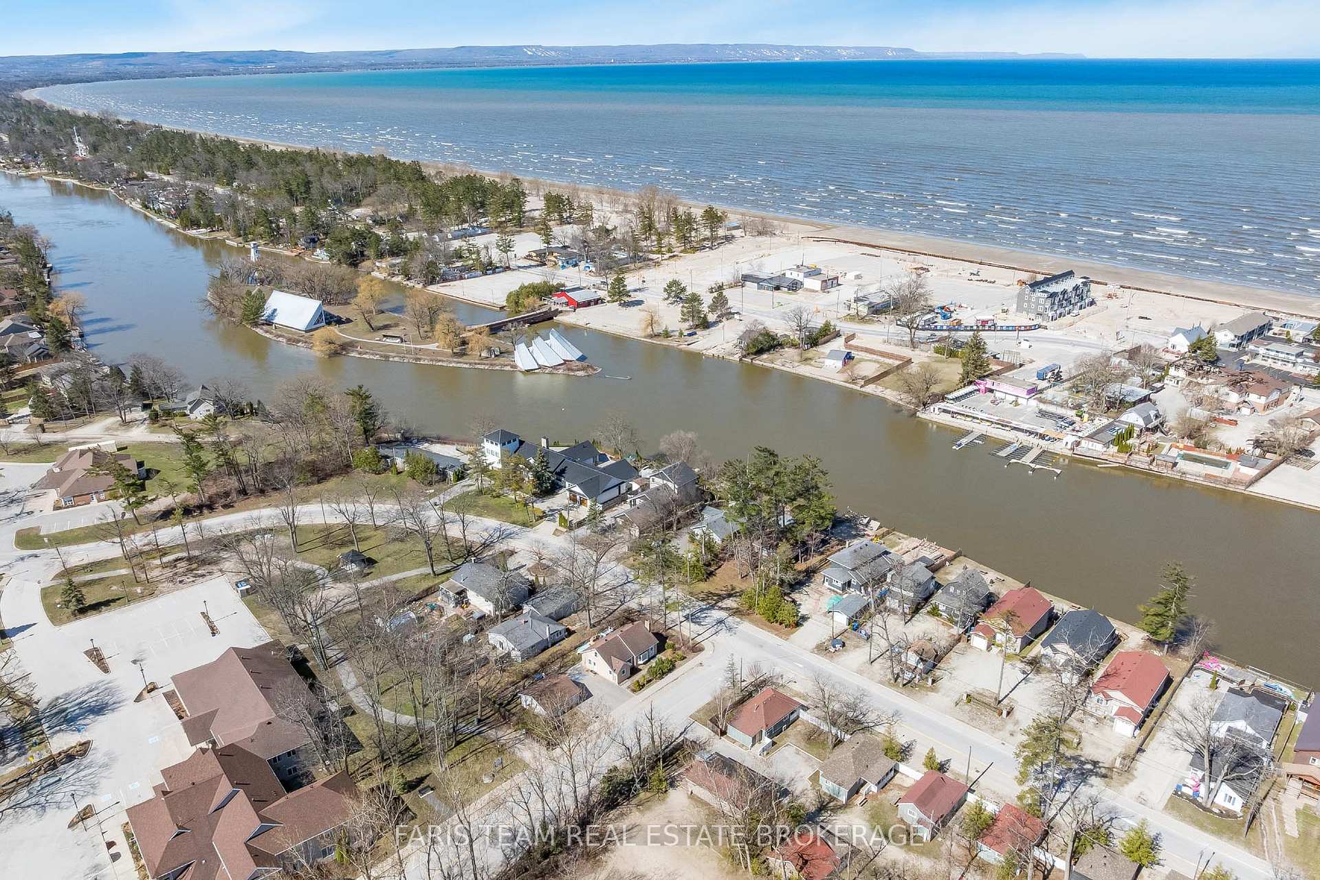 Photo 39 of 60 River Avenue Crescent, Wasaga Beach — HOMEH