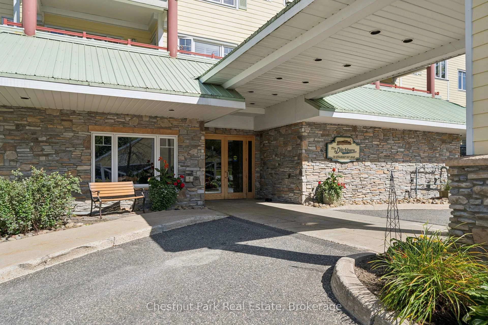 Photo 6 of Unit 601, 110 Steamship Bay Road, Gravenhurst, Muskoka (S) — HOMEH