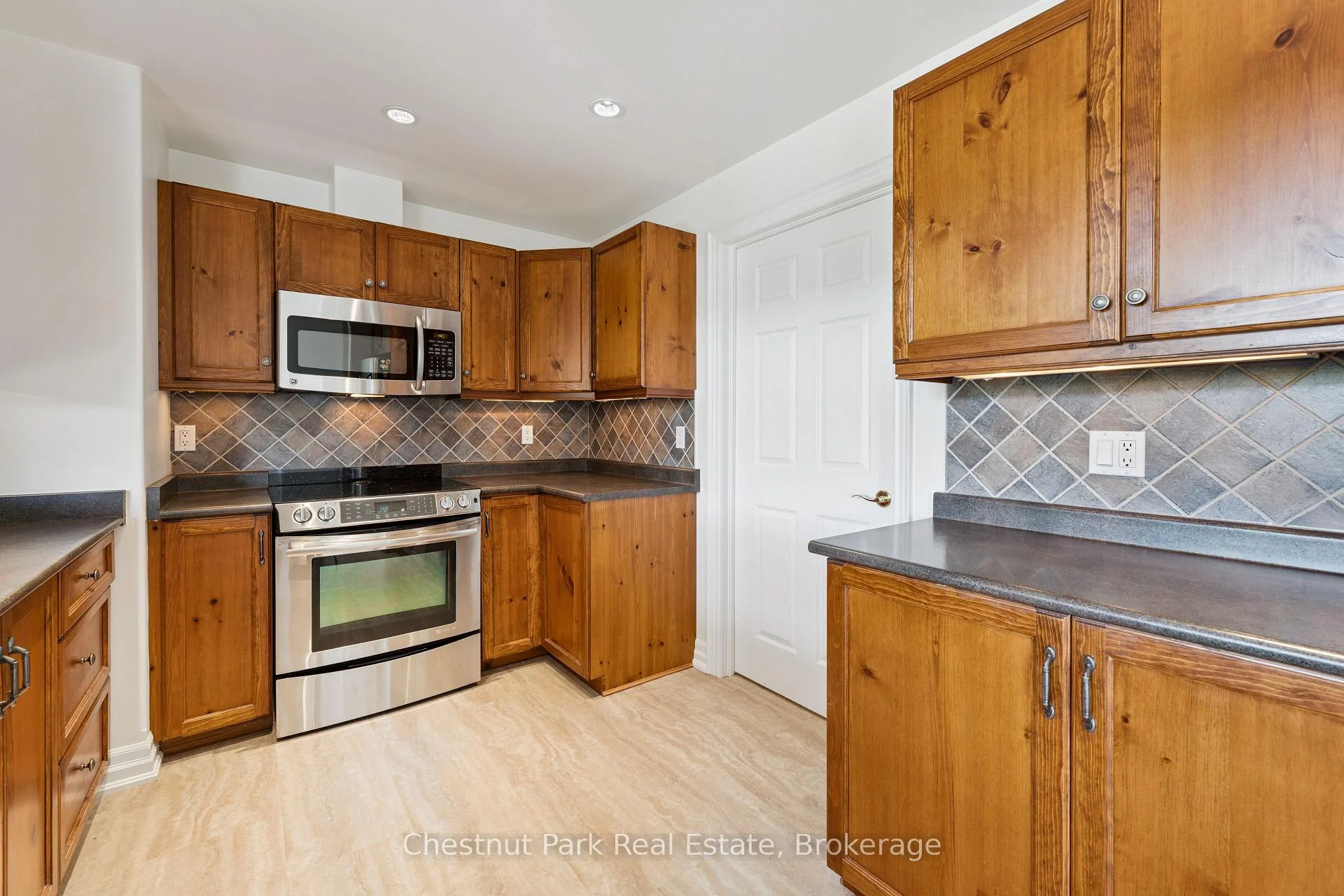 Photo 40 of Unit 601, 110 Steamship Bay Road, Gravenhurst, Muskoka (S) — HOMEH