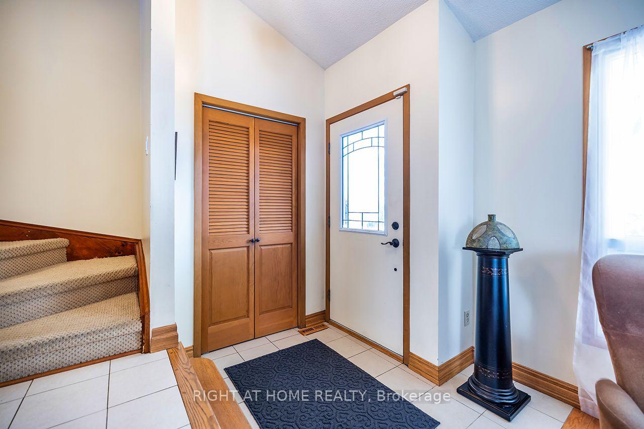 Photo 4 of 1770 Spruce Hill Road, Pickering, Dunbarton — HOMEH