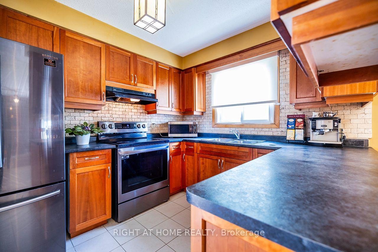 Photo 8 of 1770 Spruce Hill Road, Pickering, Dunbarton — HOMEH