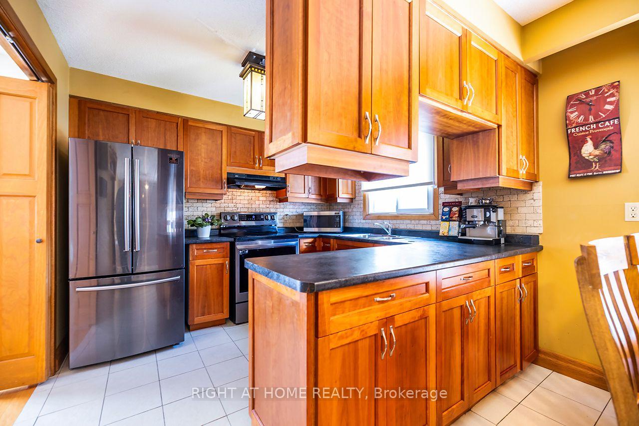 Photo 9 of 1770 Spruce Hill Road, Pickering, Dunbarton — HOMEH