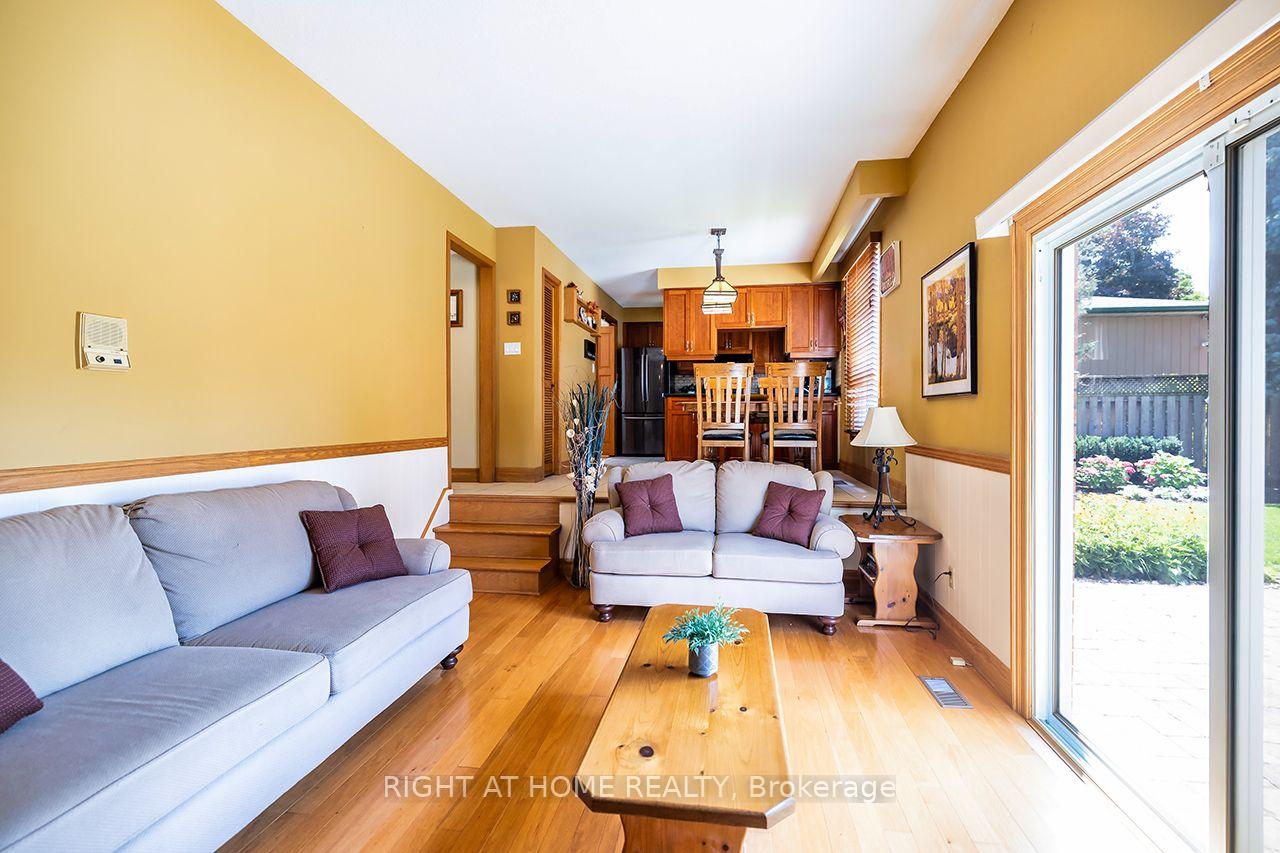 Photo 12 of 1770 Spruce Hill Road, Pickering, Dunbarton — HOMEH