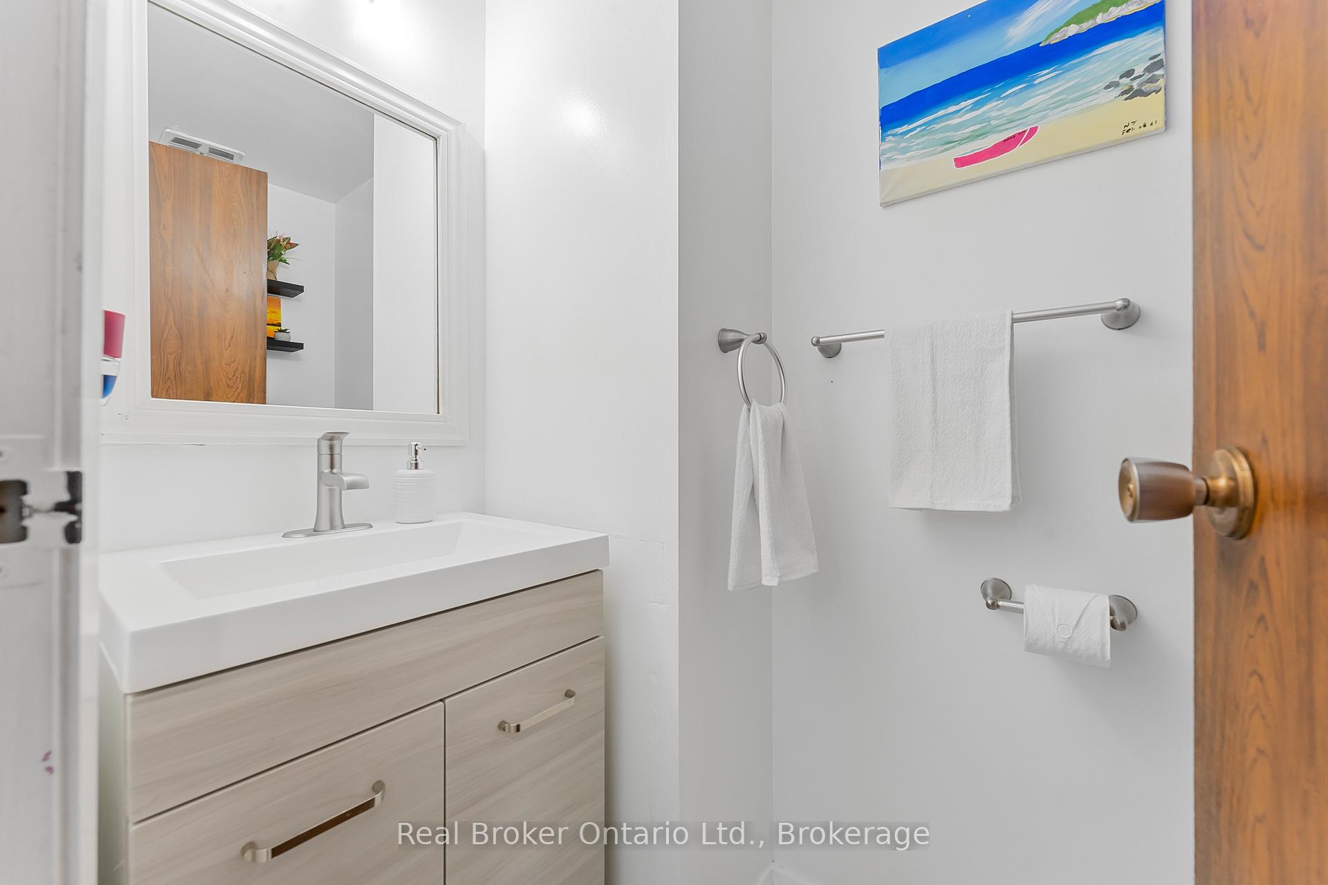 Photo 4 of Unit 8, 5982 Dunn Street, Niagara Falls, Arad/Fallsview — HOMEH