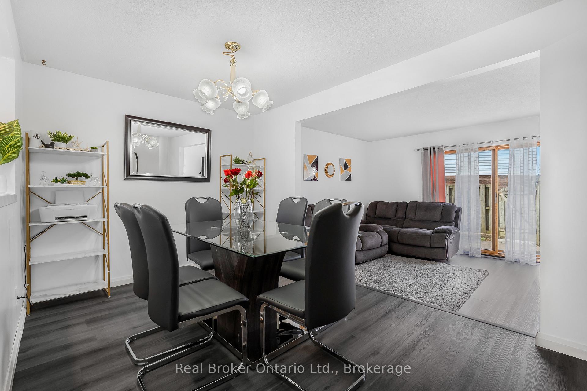 Photo 9 of Unit 8, 5982 Dunn Street, Niagara Falls, Arad/Fallsview — HOMEH