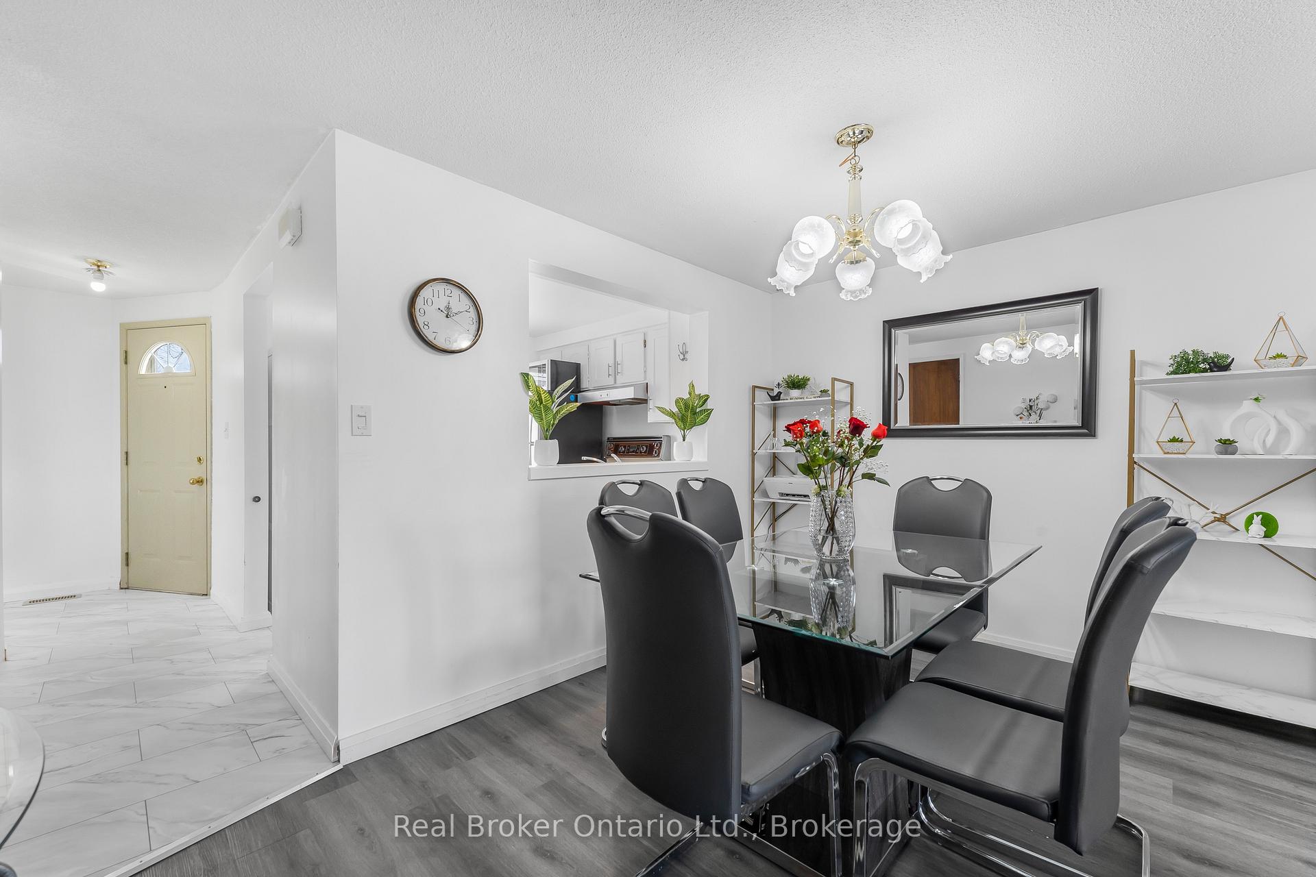 Photo 10 of Unit 8, 5982 Dunn Street, Niagara Falls, Arad/Fallsview — HOMEH