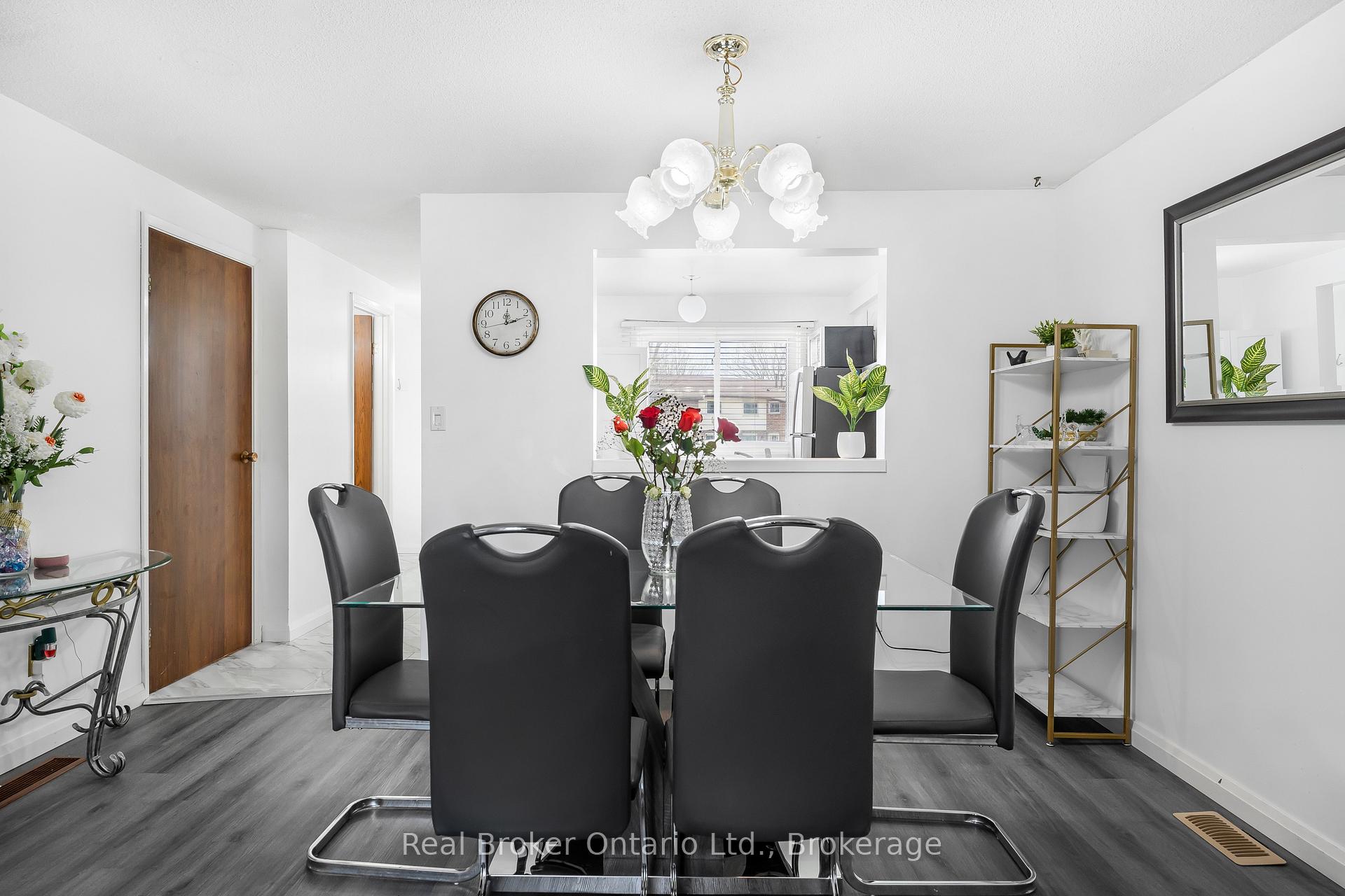 Photo 11 of Unit 8, 5982 Dunn Street, Niagara Falls, Arad/Fallsview — HOMEH