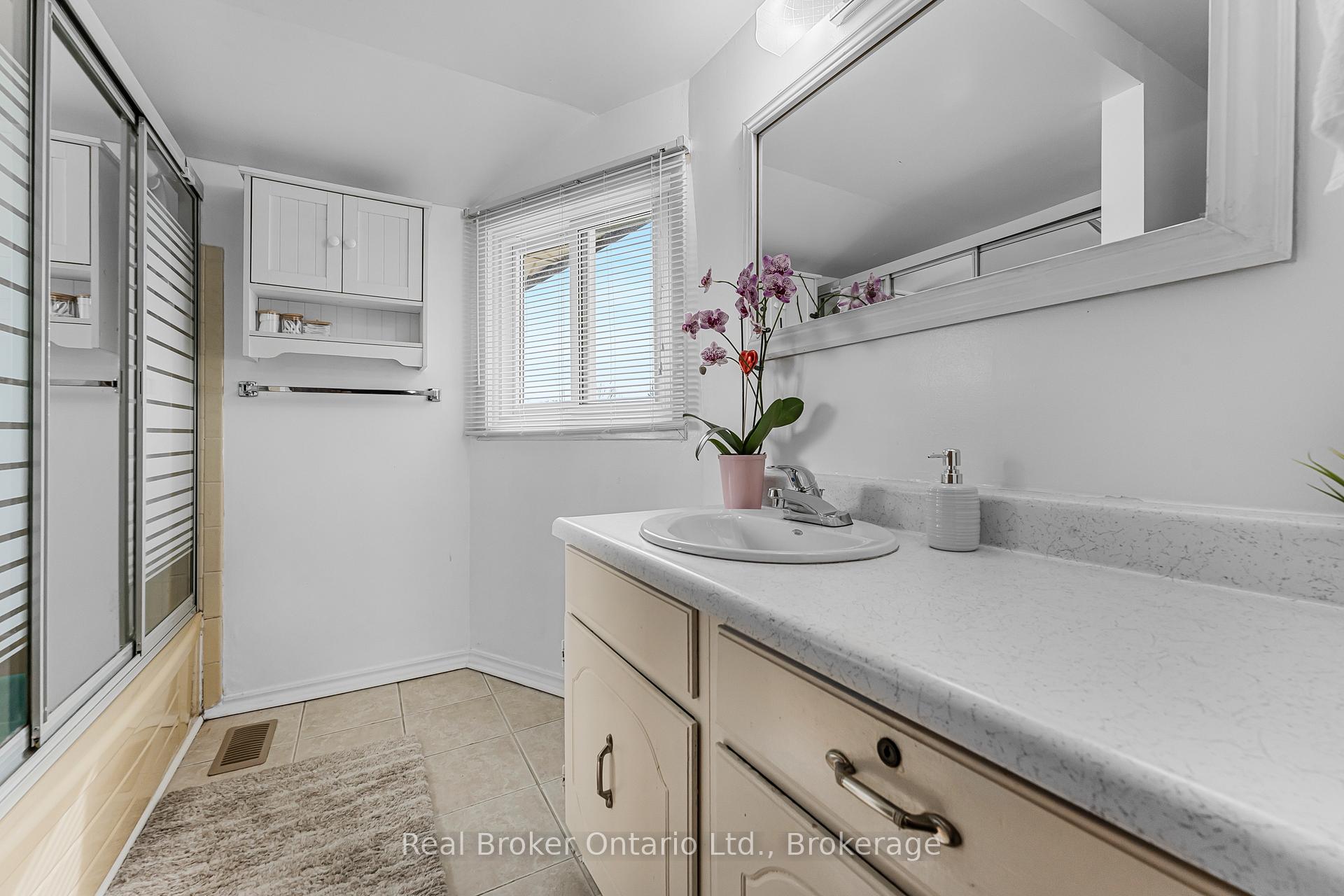 Photo 18 of Unit 8, 5982 Dunn Street, Niagara Falls, Arad/Fallsview — HOMEH