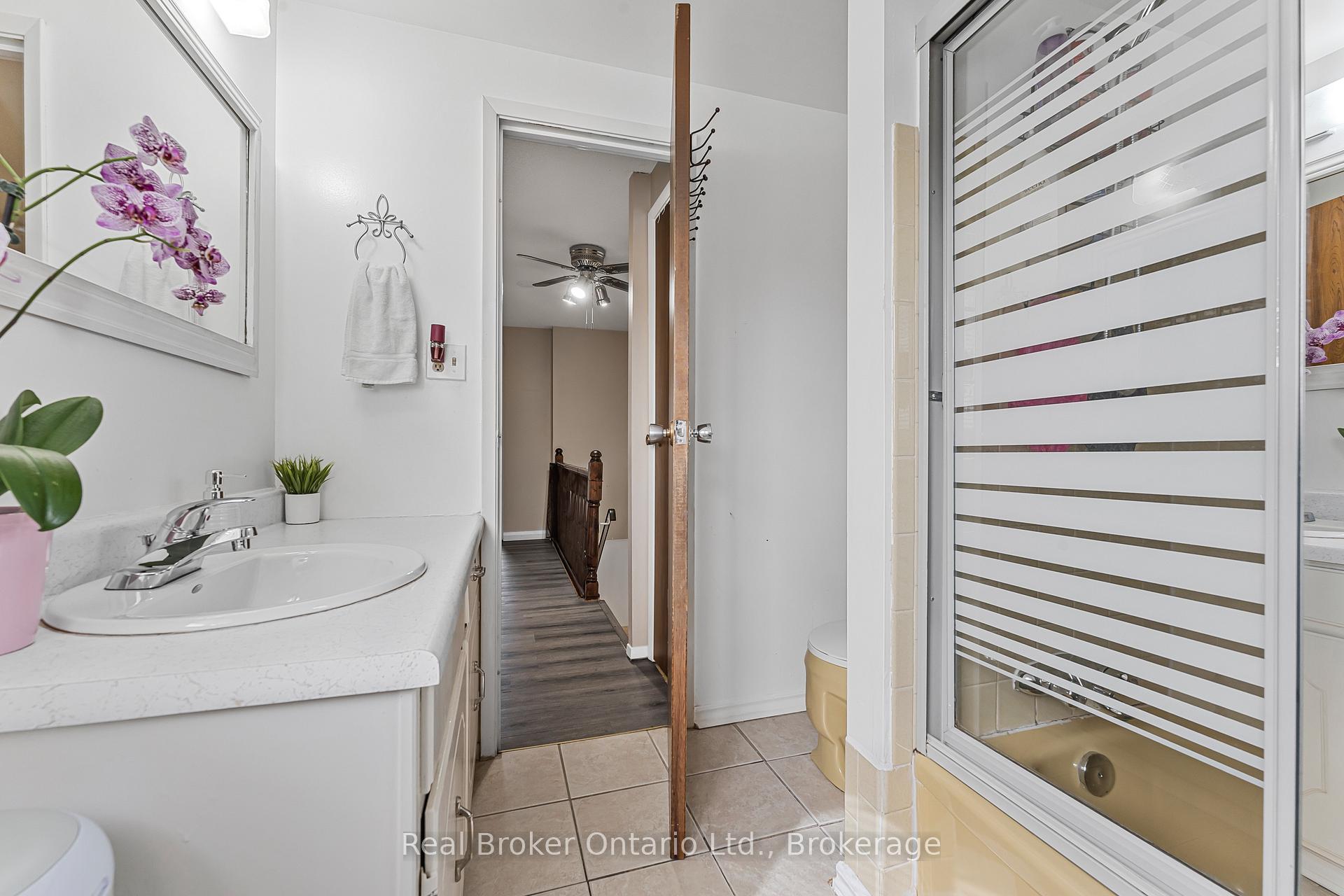 Photo 19 of Unit 8, 5982 Dunn Street, Niagara Falls, Arad/Fallsview — HOMEH